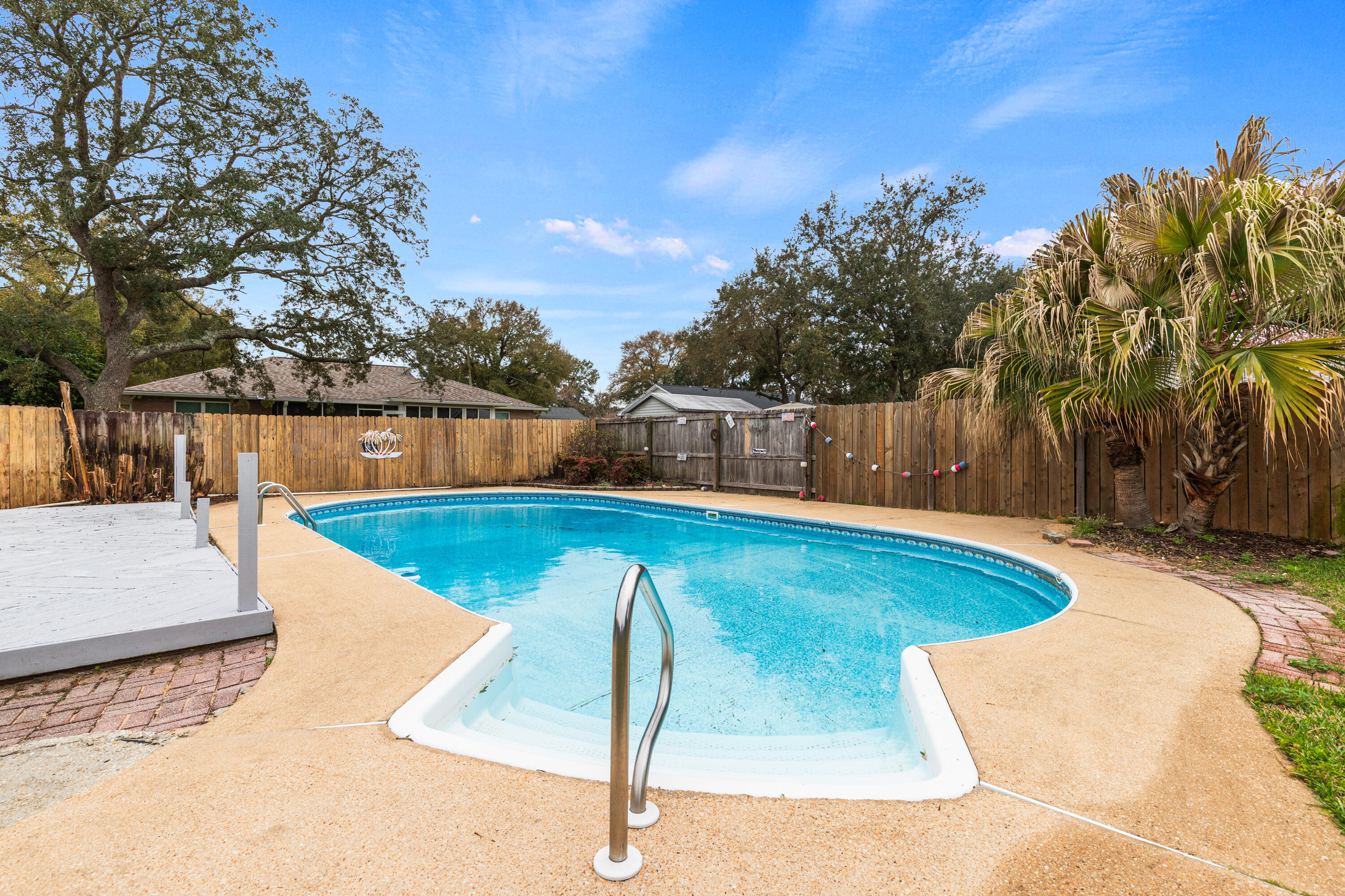 COUNTRY BREEZE ESTATES - Residential