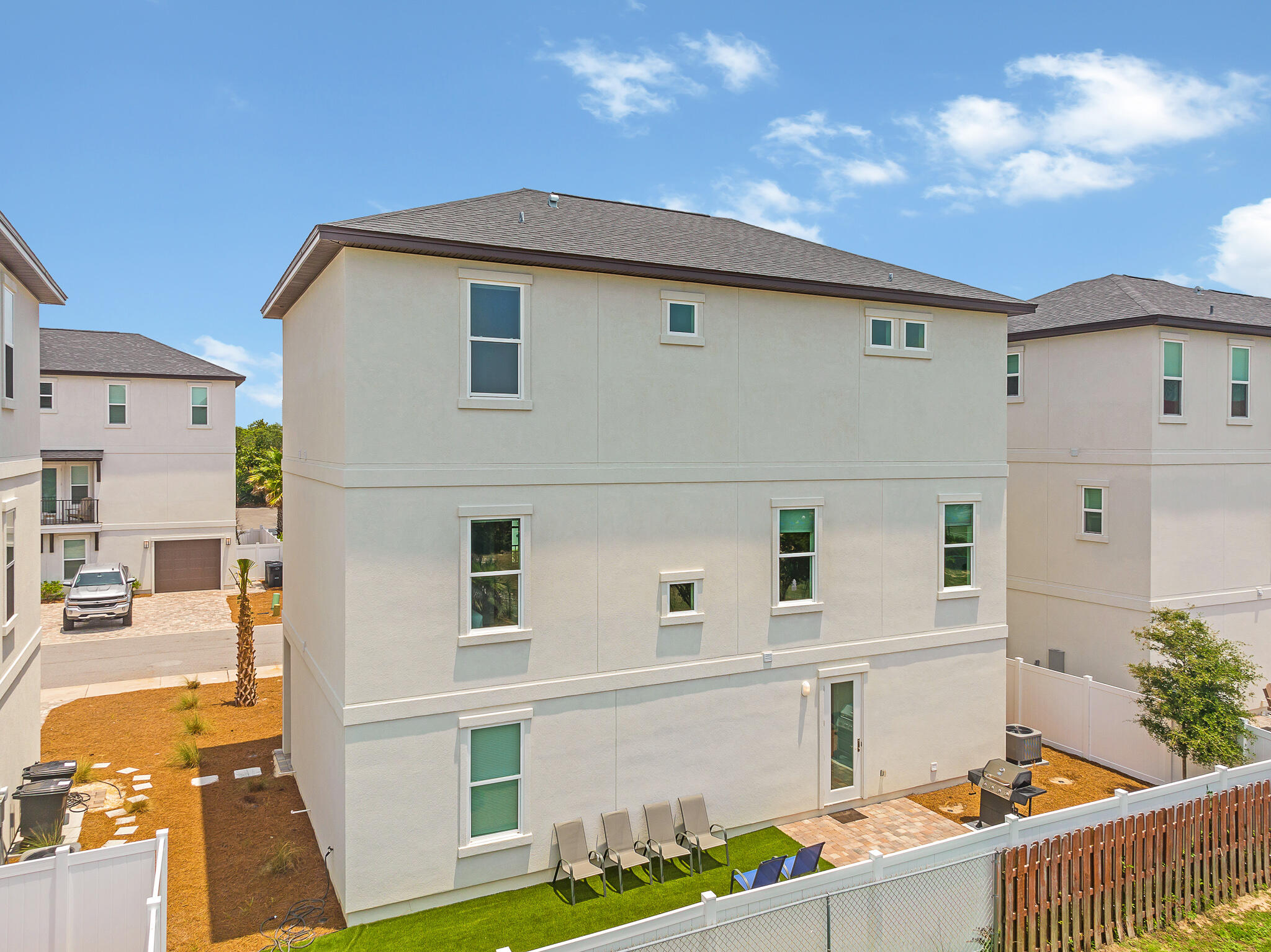 Hidden Palms - Residential
