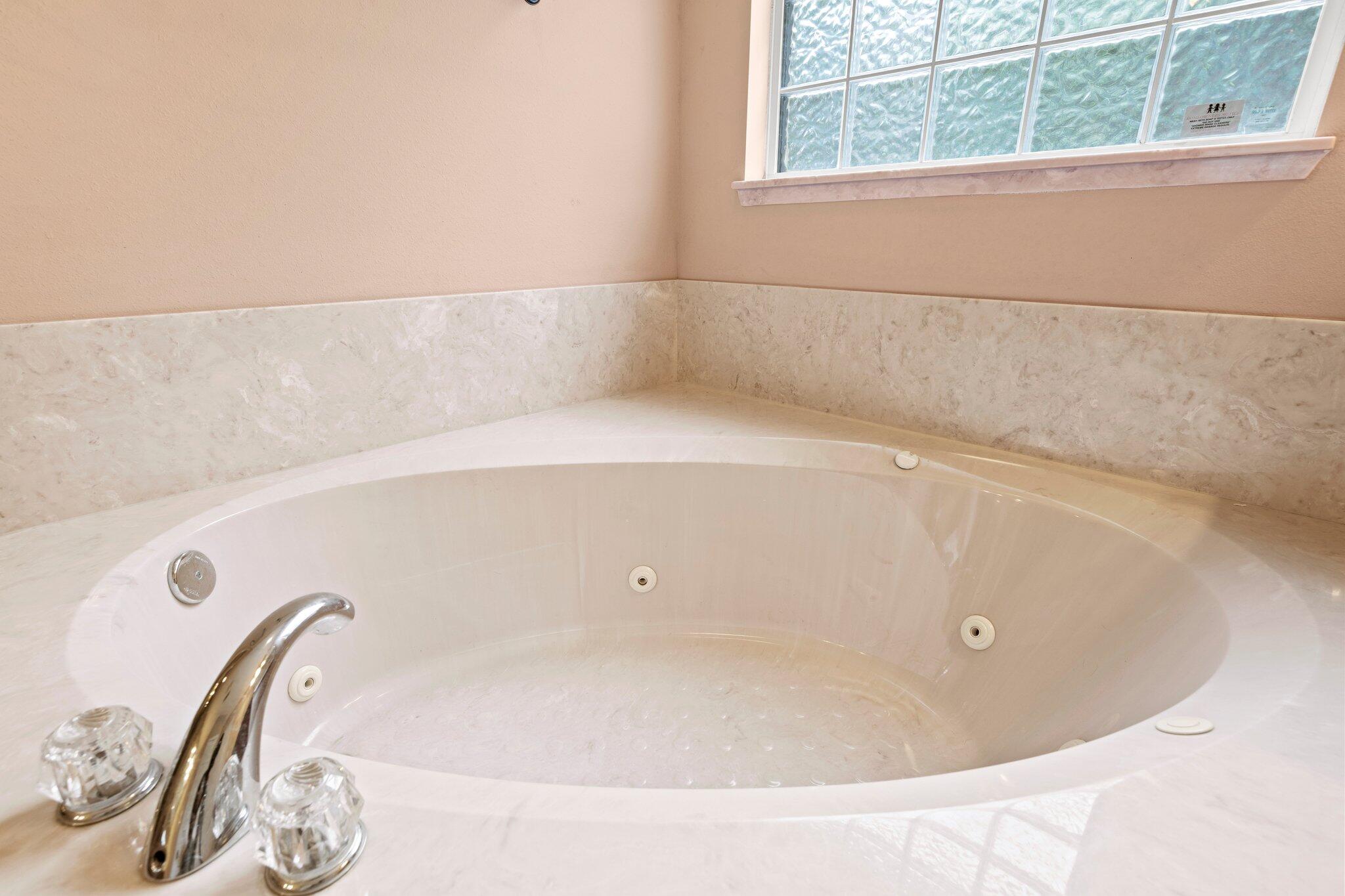 COUNTRY CLUB ESTATES 1ST ADDN - Residential