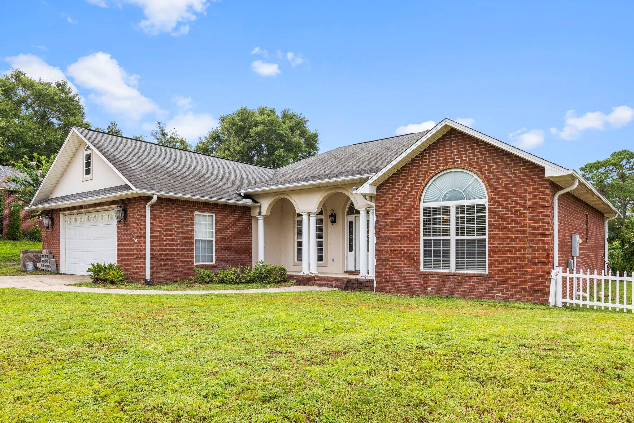 COUNTRY CLUB ESTATES 1ST ADDN - Residential