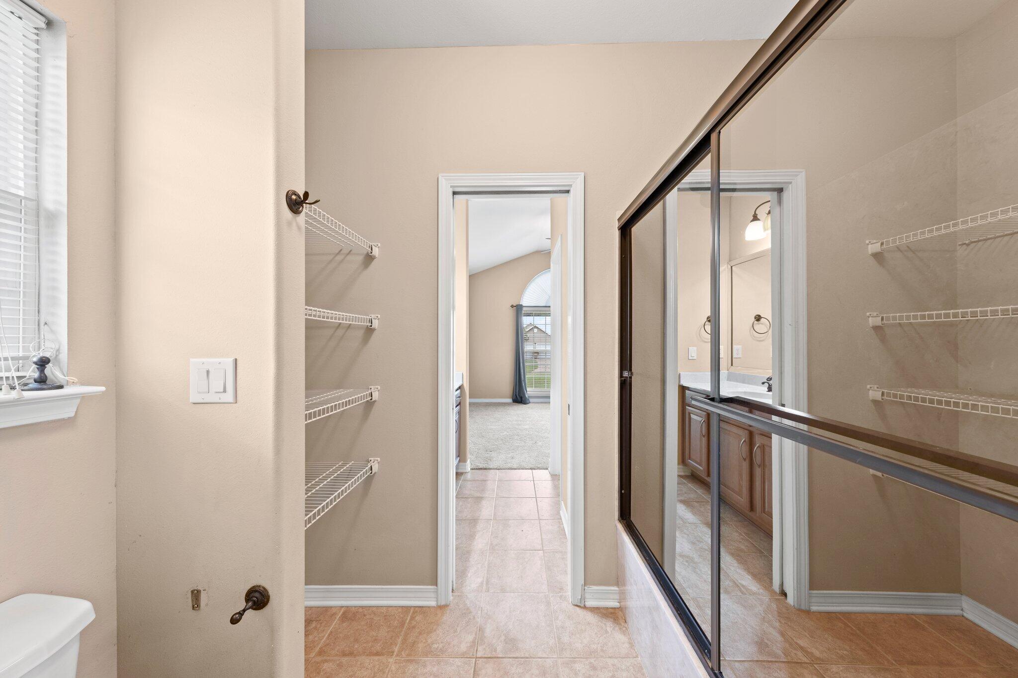 COUNTRY CLUB ESTATES 1ST ADDN - Residential