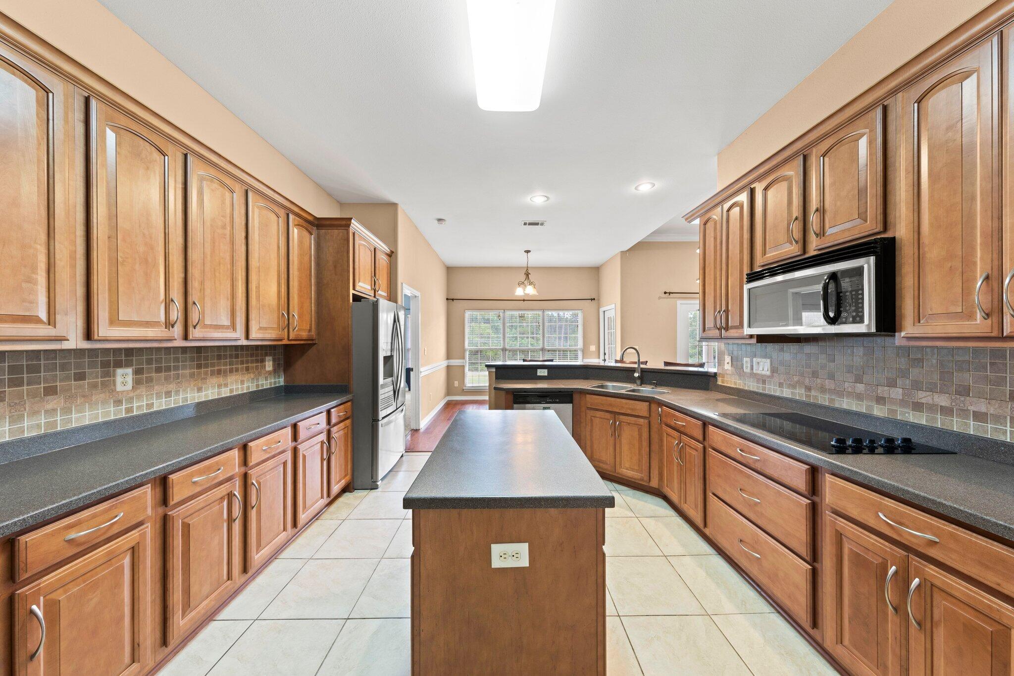 COUNTRY CLUB ESTATES 1ST ADDN - Residential