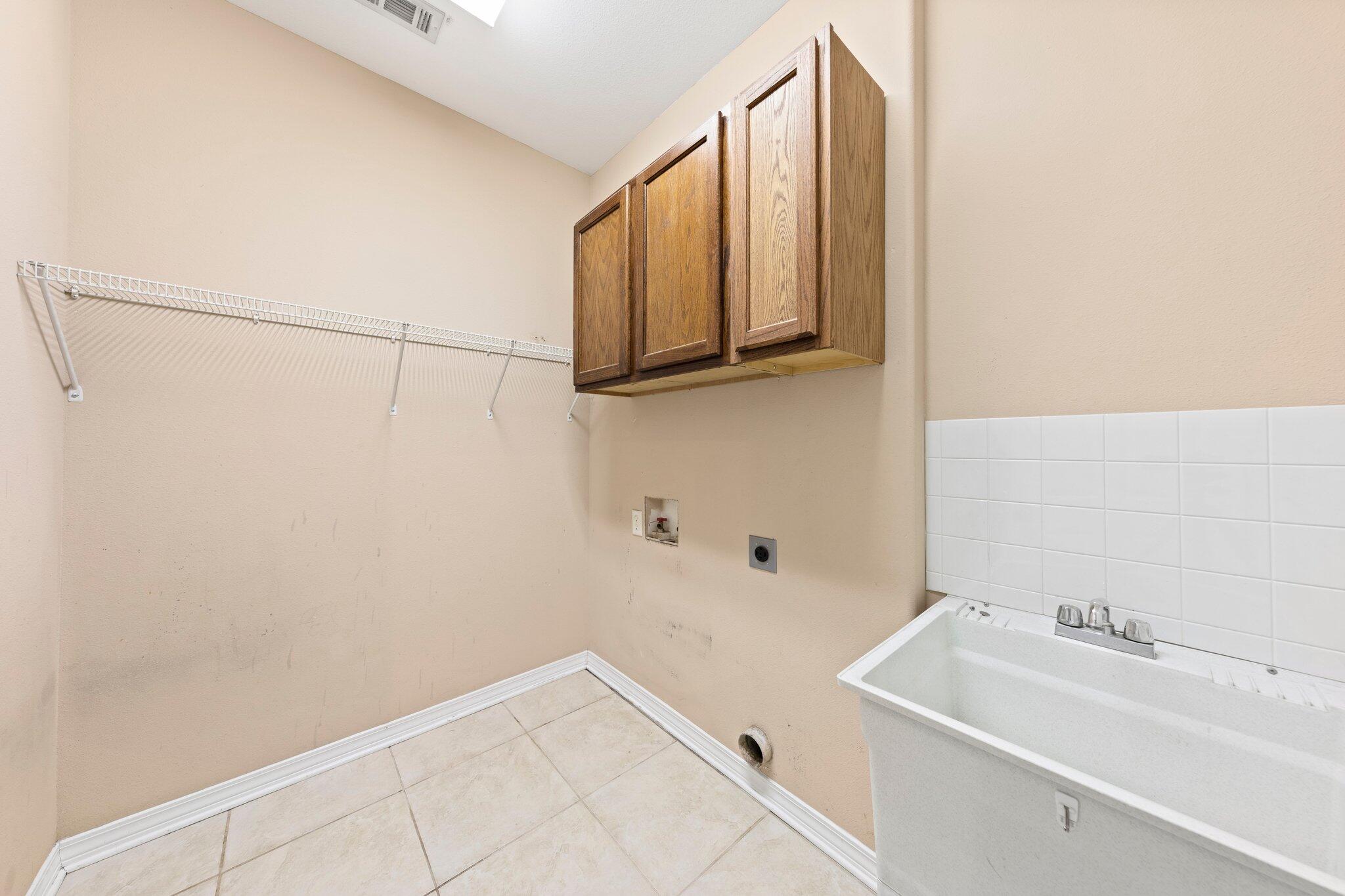 COUNTRY CLUB ESTATES 1ST ADDN - Residential