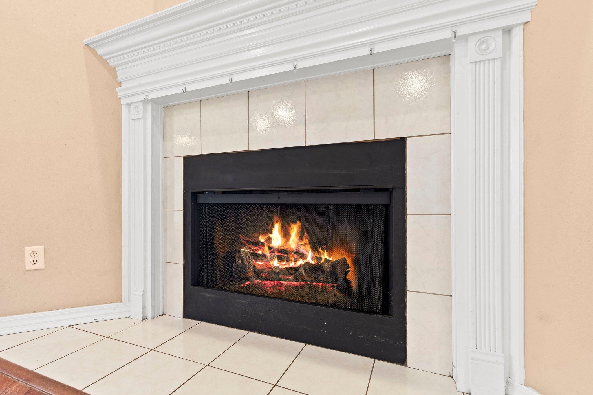 COUNTRY CLUB ESTATES 1ST ADDN - Residential