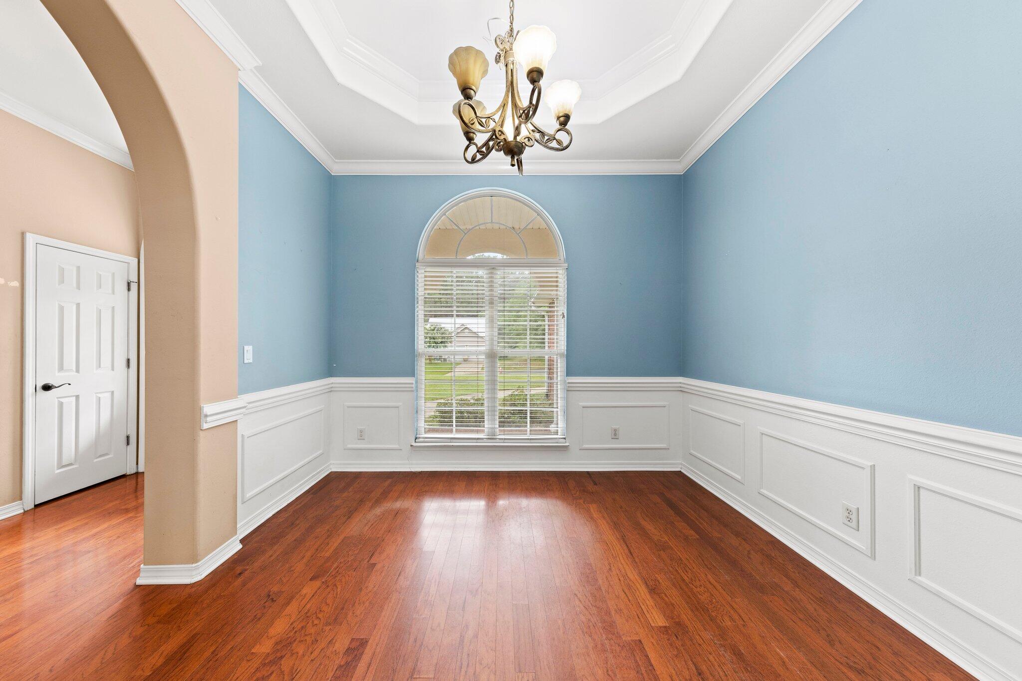 COUNTRY CLUB ESTATES 1ST ADDN - Residential