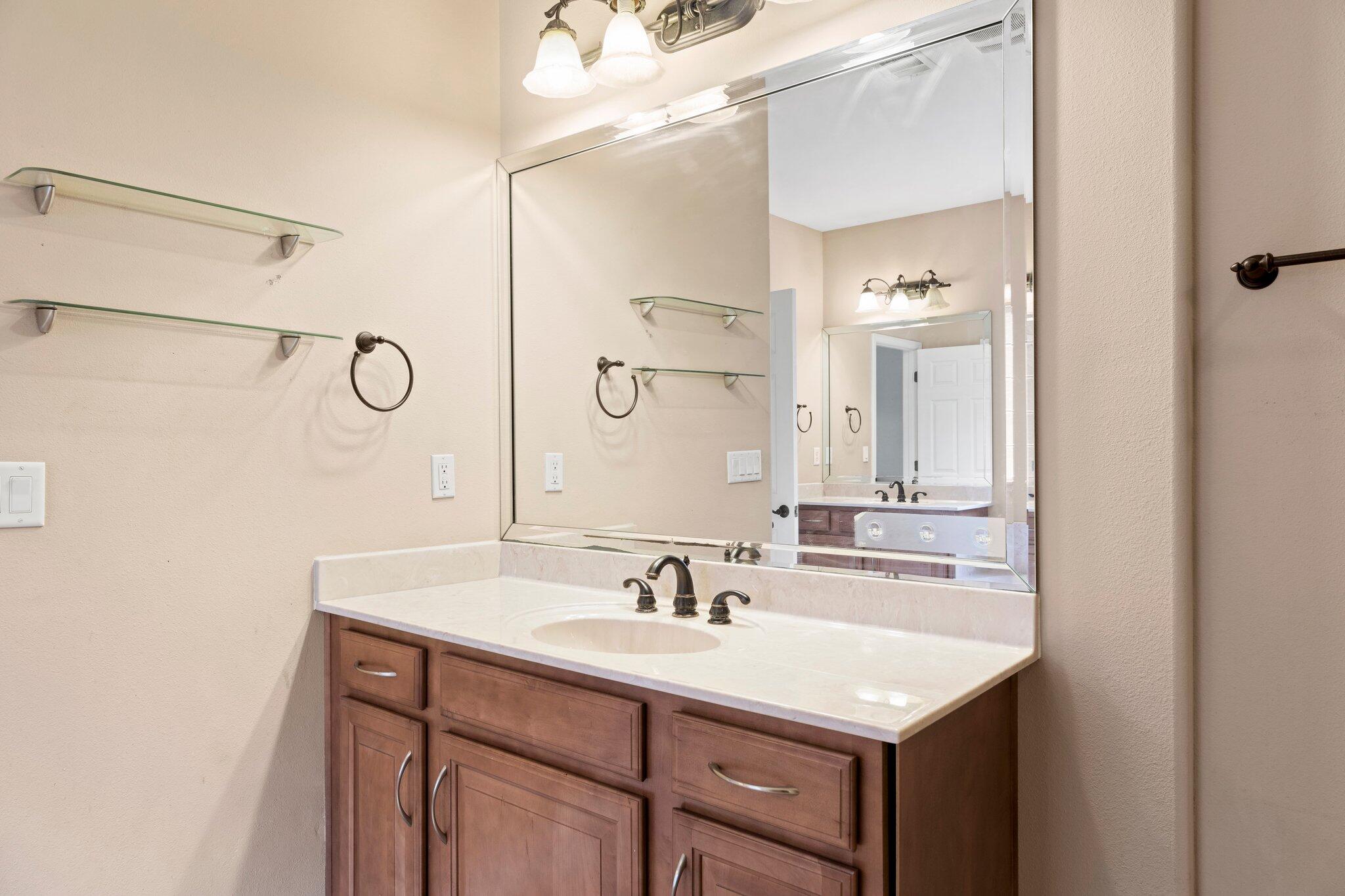 COUNTRY CLUB ESTATES 1ST ADDN - Residential