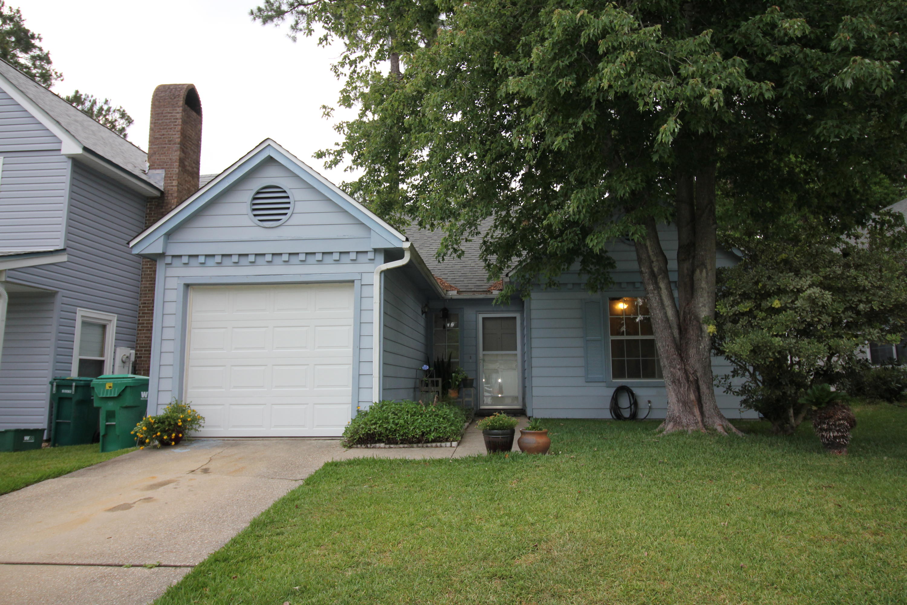 This adorable 2 bedroom, 1 bathroom cottage is located in Willow Bend near both military bases. The interior features an open living area with a full kitchen overlooking the living room, 2 good-sized bedrooms and a full bathroom. Double doors from the living room lead to the open patio and back yard area. A 1 car garage and driveway provide ample parking space. This great starter home won't last long!