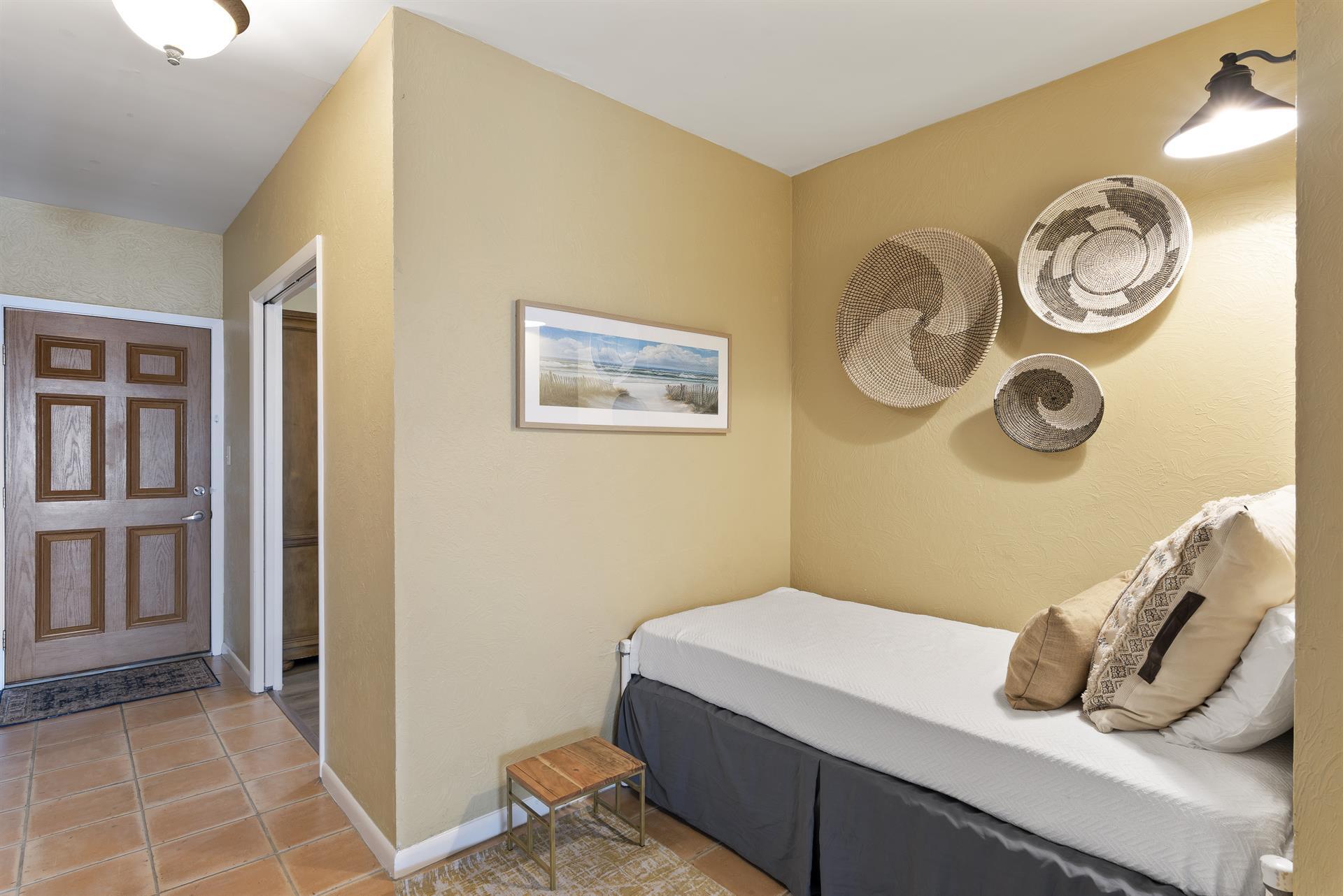 DESTIN BEACH CLUB - Residential