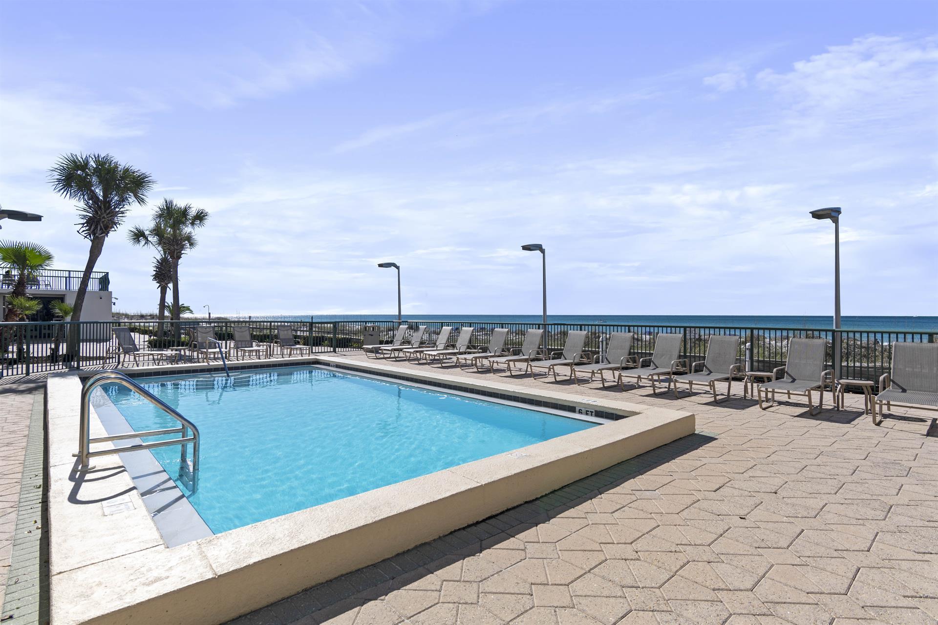 DESTIN BEACH CLUB - Residential