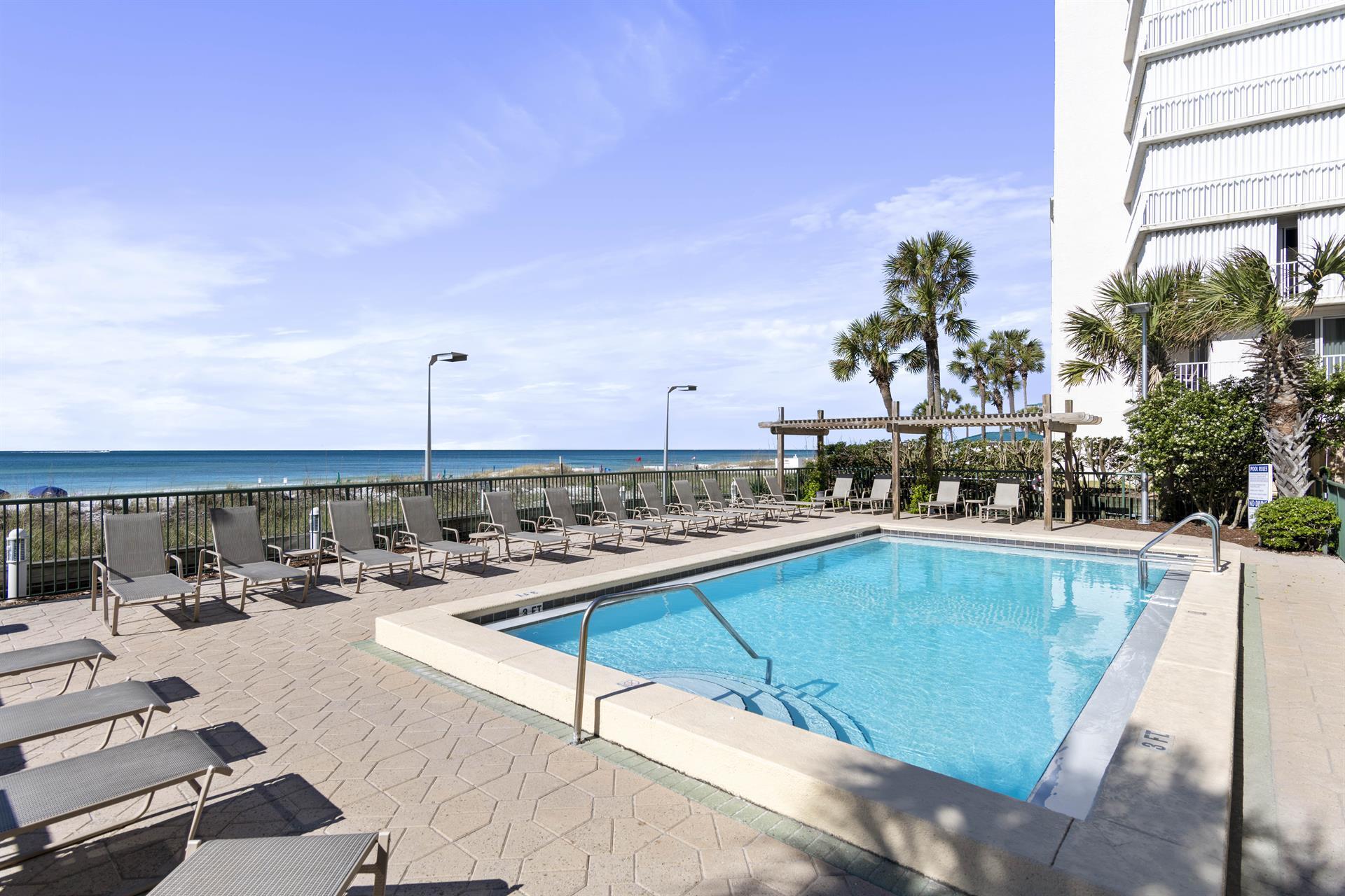 DESTIN BEACH CLUB - Residential