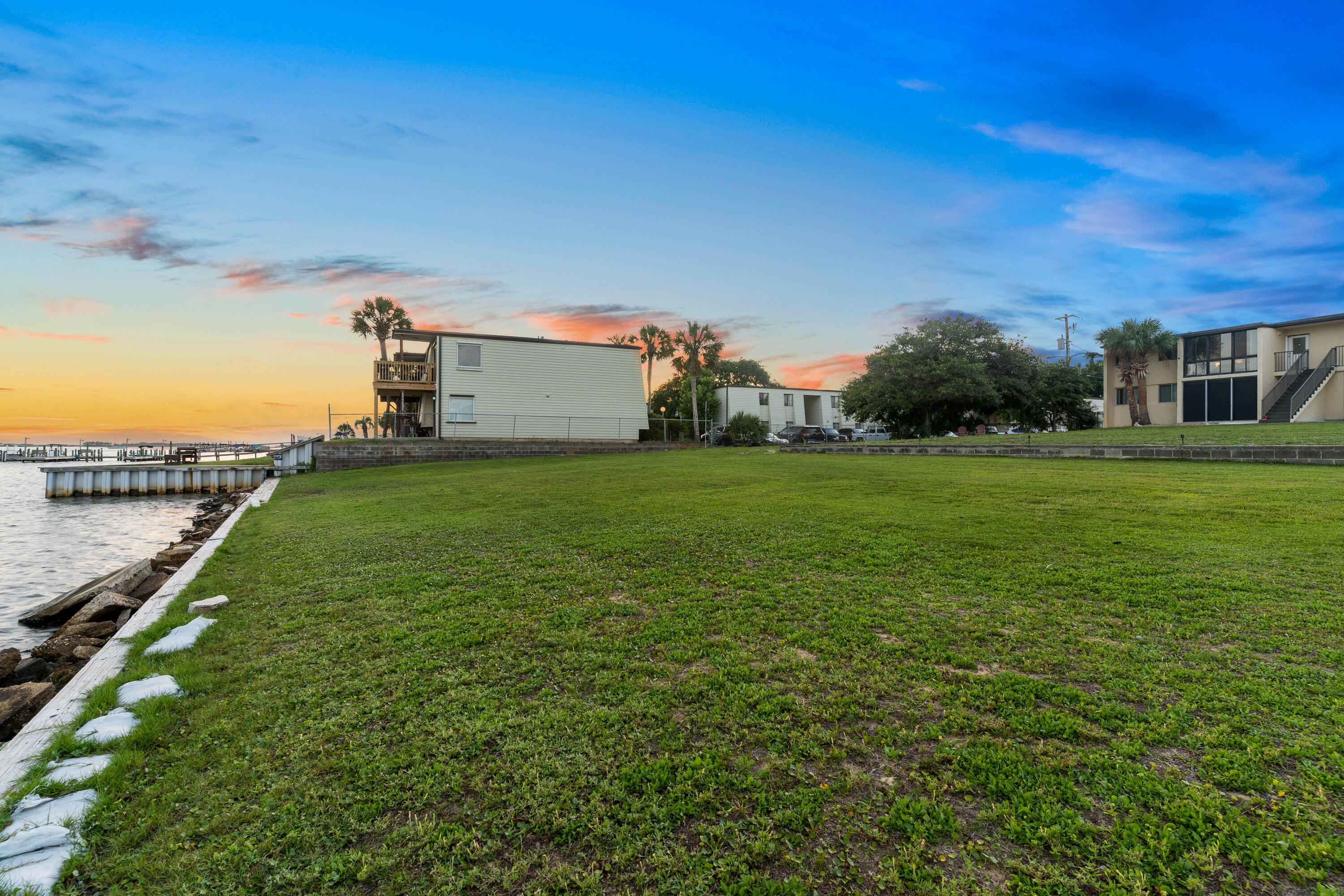 SEA PALM CONDO - Residential