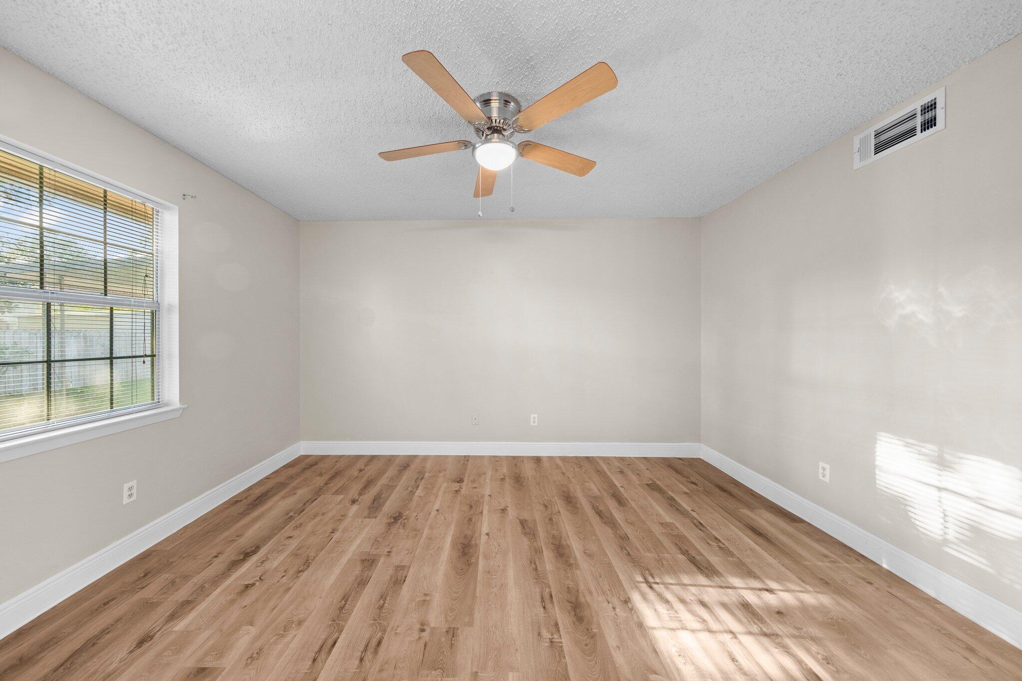 PORT DIXIE - Residential Lease