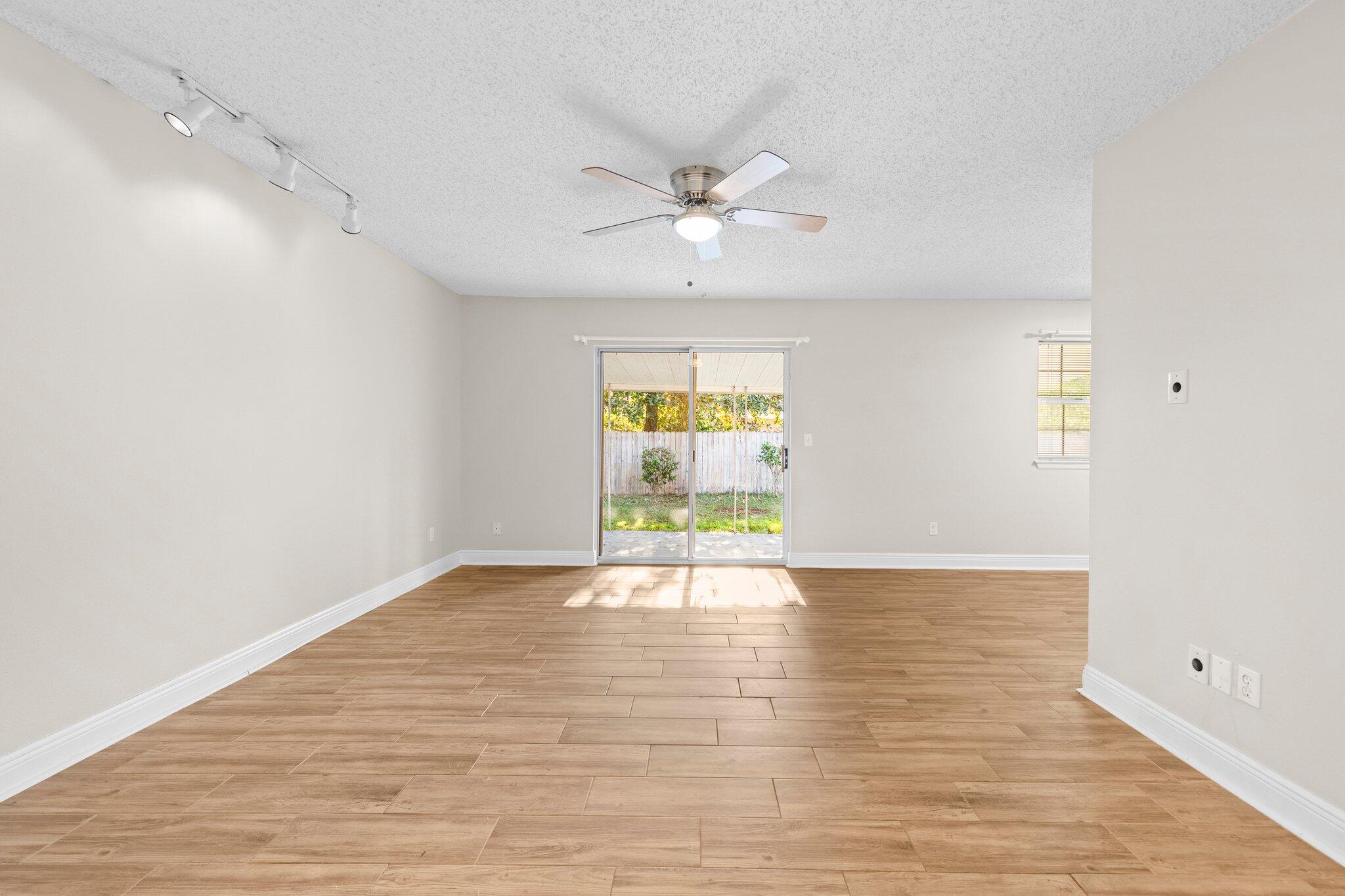 PORT DIXIE - Residential Lease