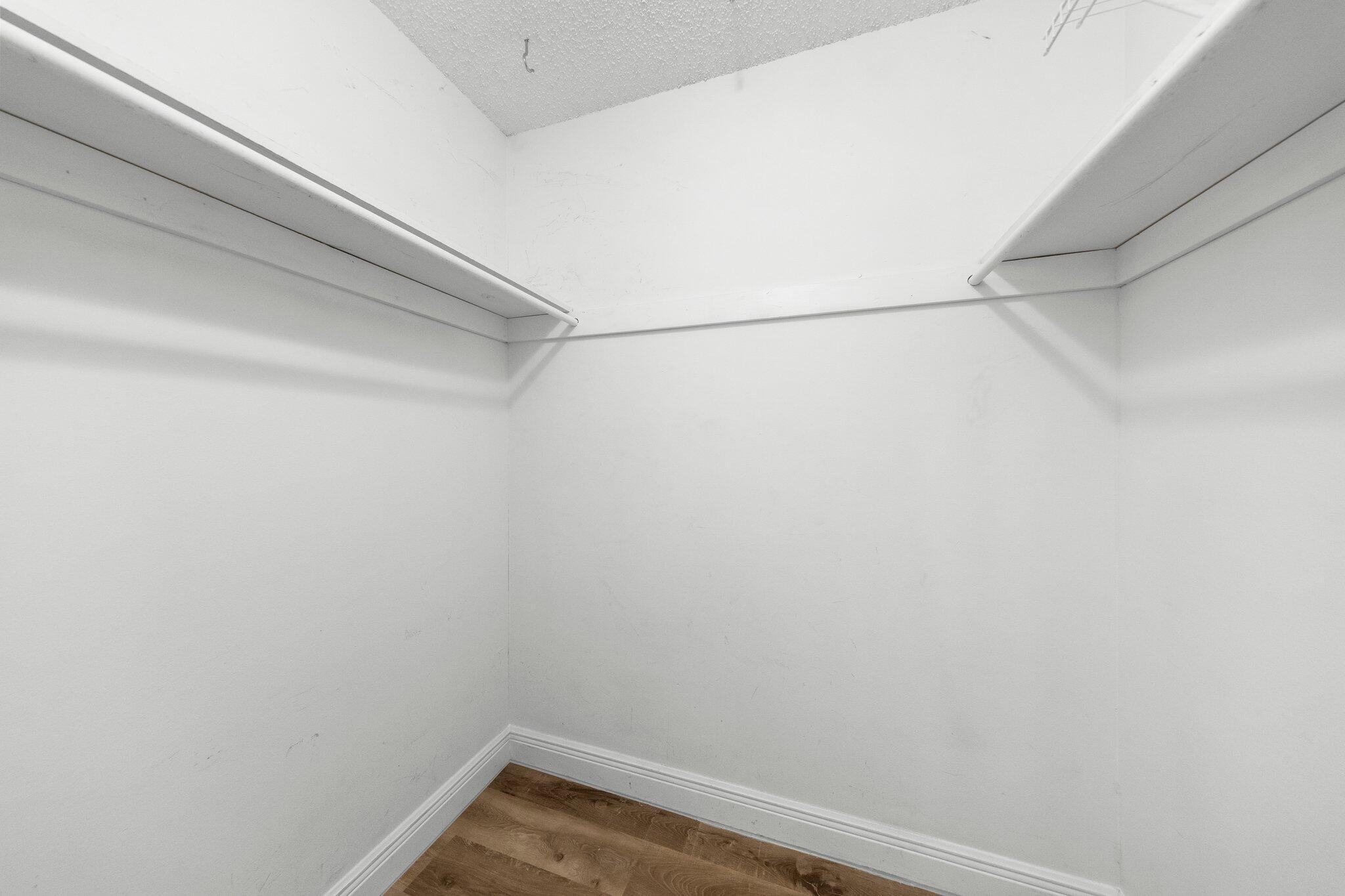 PORT DIXIE - Residential Lease