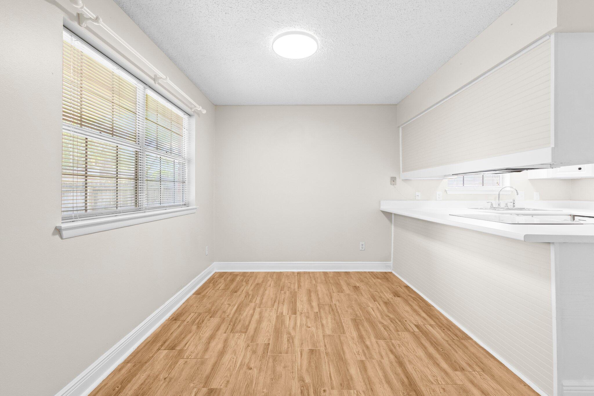 PORT DIXIE - Residential Lease