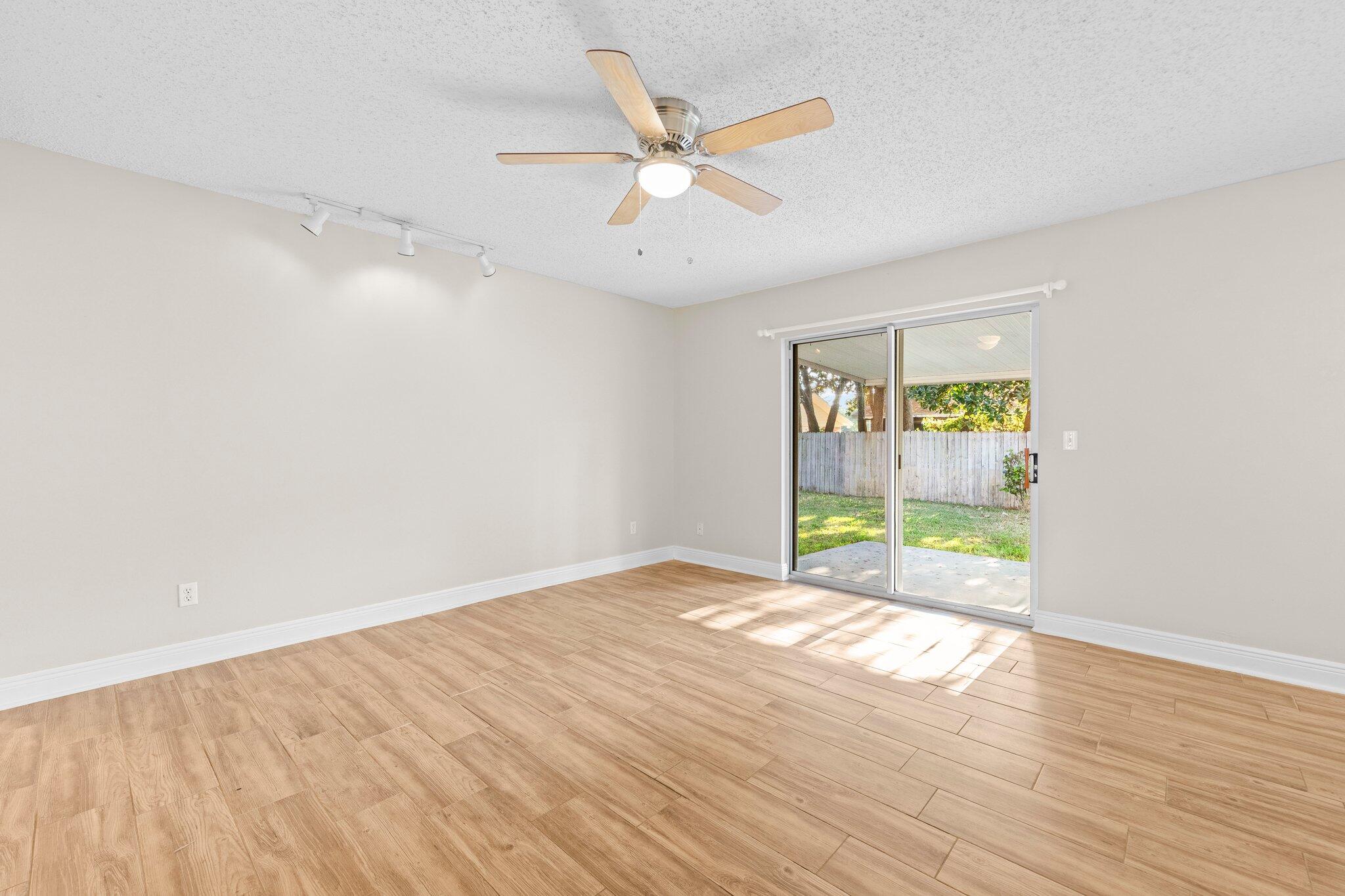 PORT DIXIE - Residential Lease