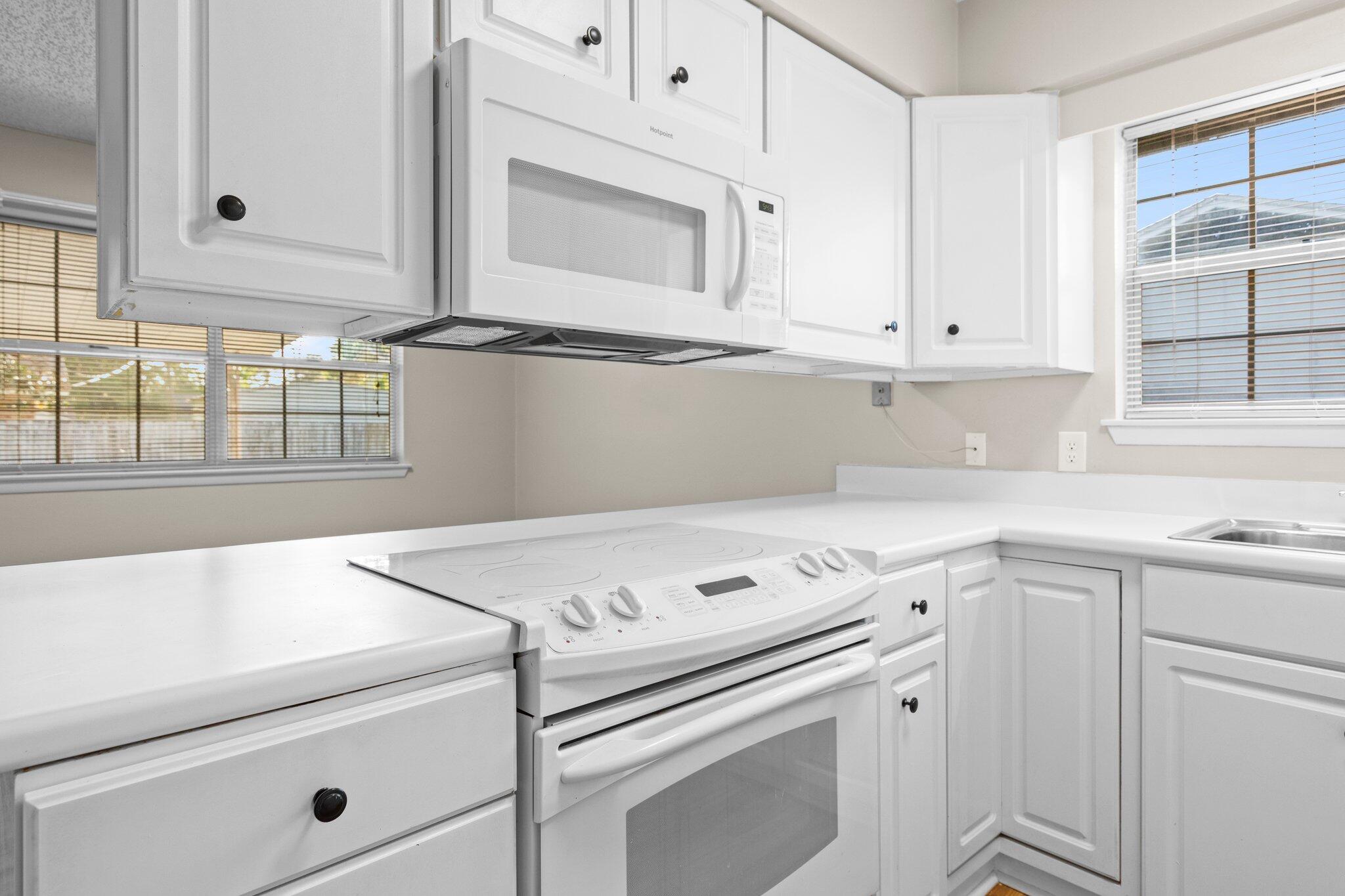 PORT DIXIE - Residential Lease