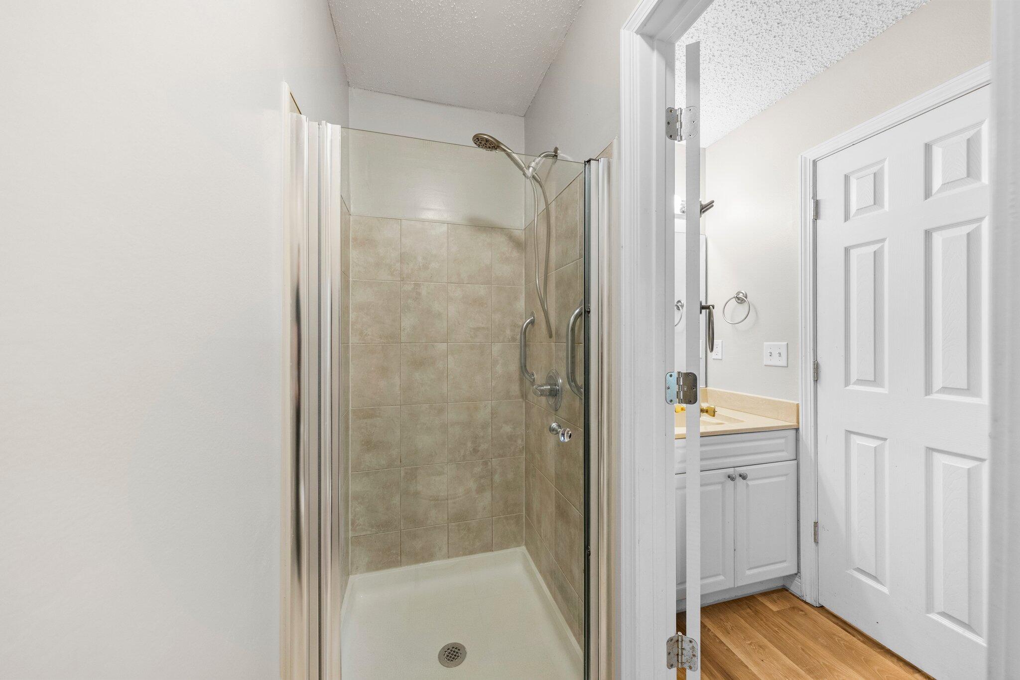 PORT DIXIE - Residential Lease