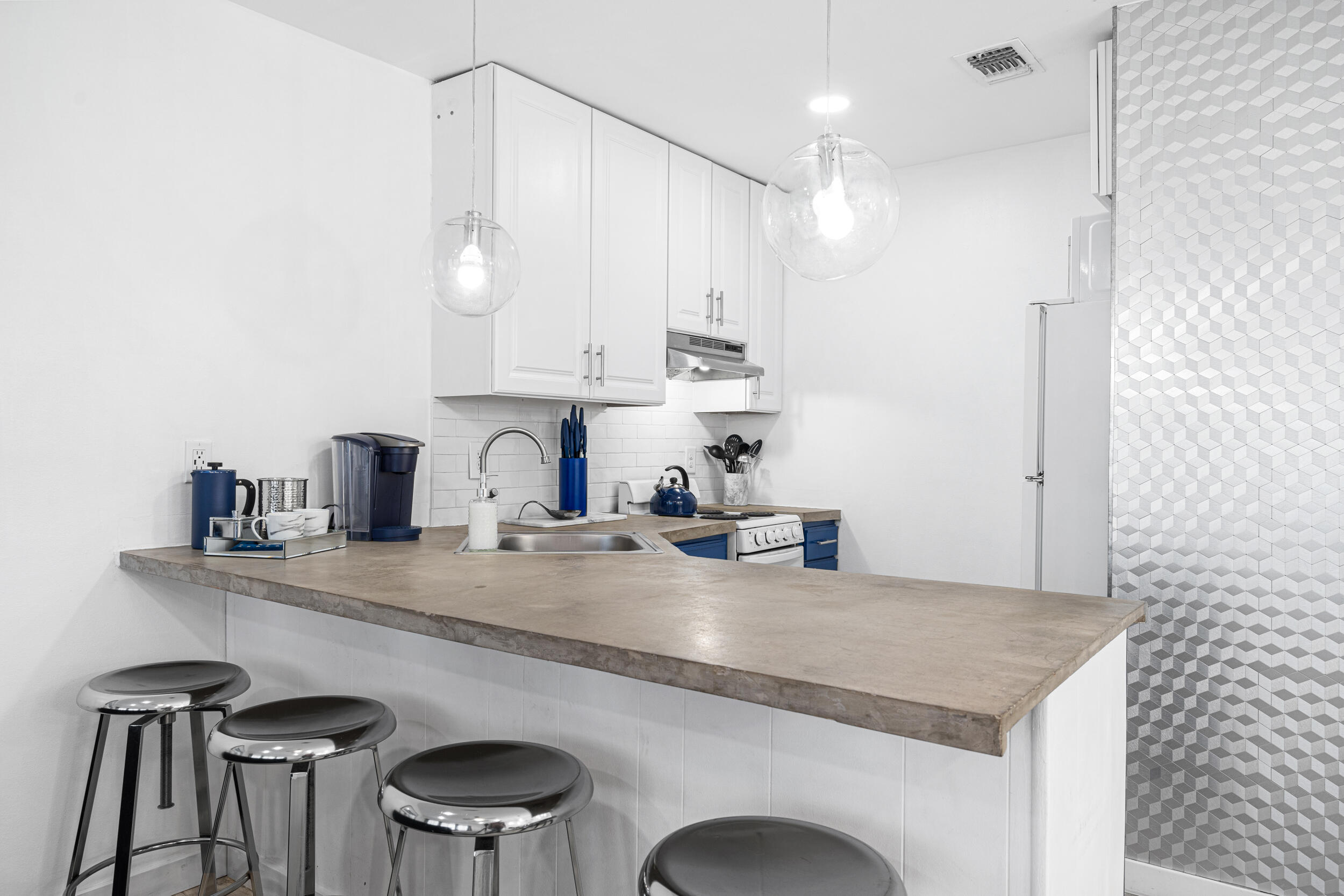 HIDDEN BEACH VILLAS CONDO - Residential