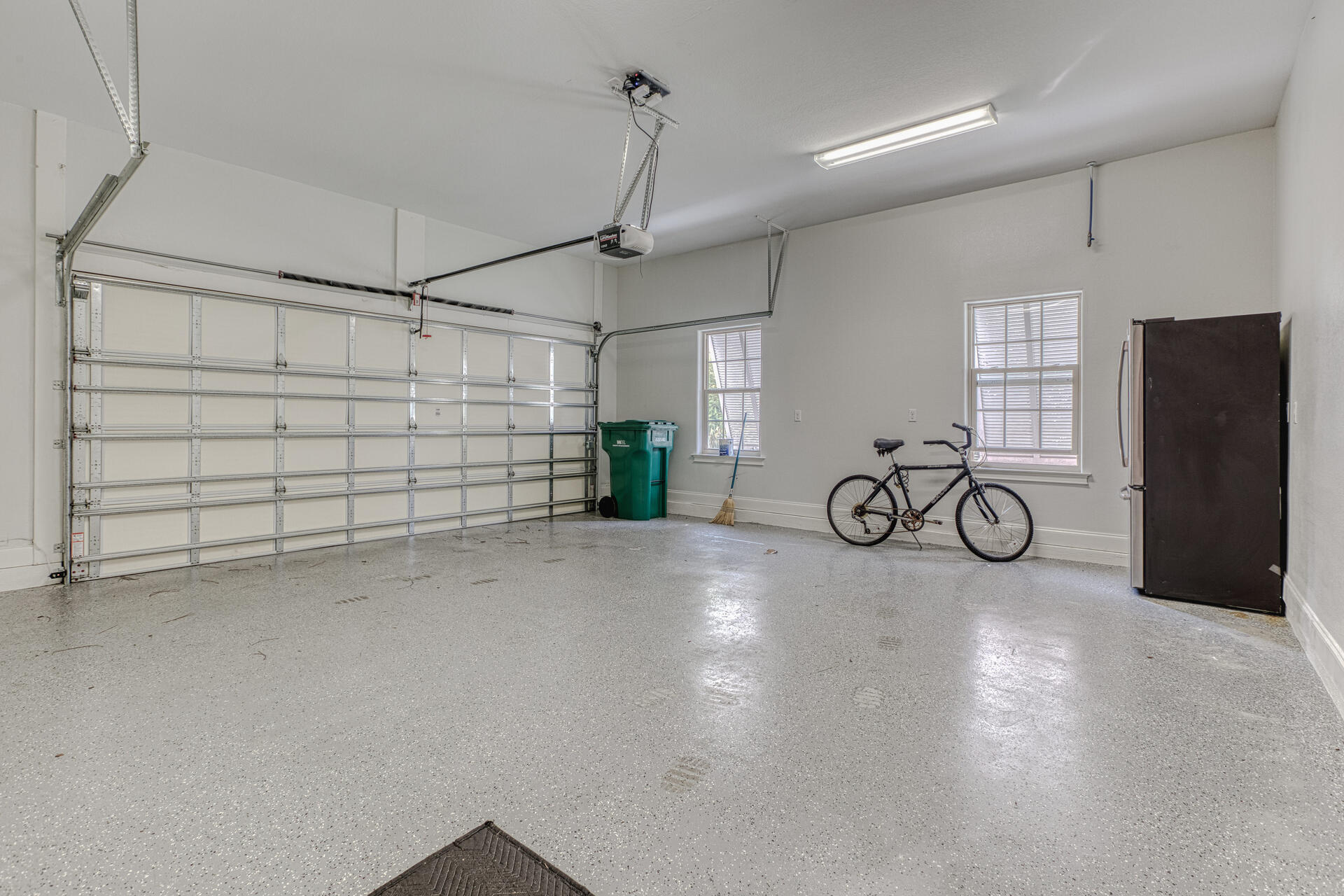 BOTANY BAYOU - Residential Lease