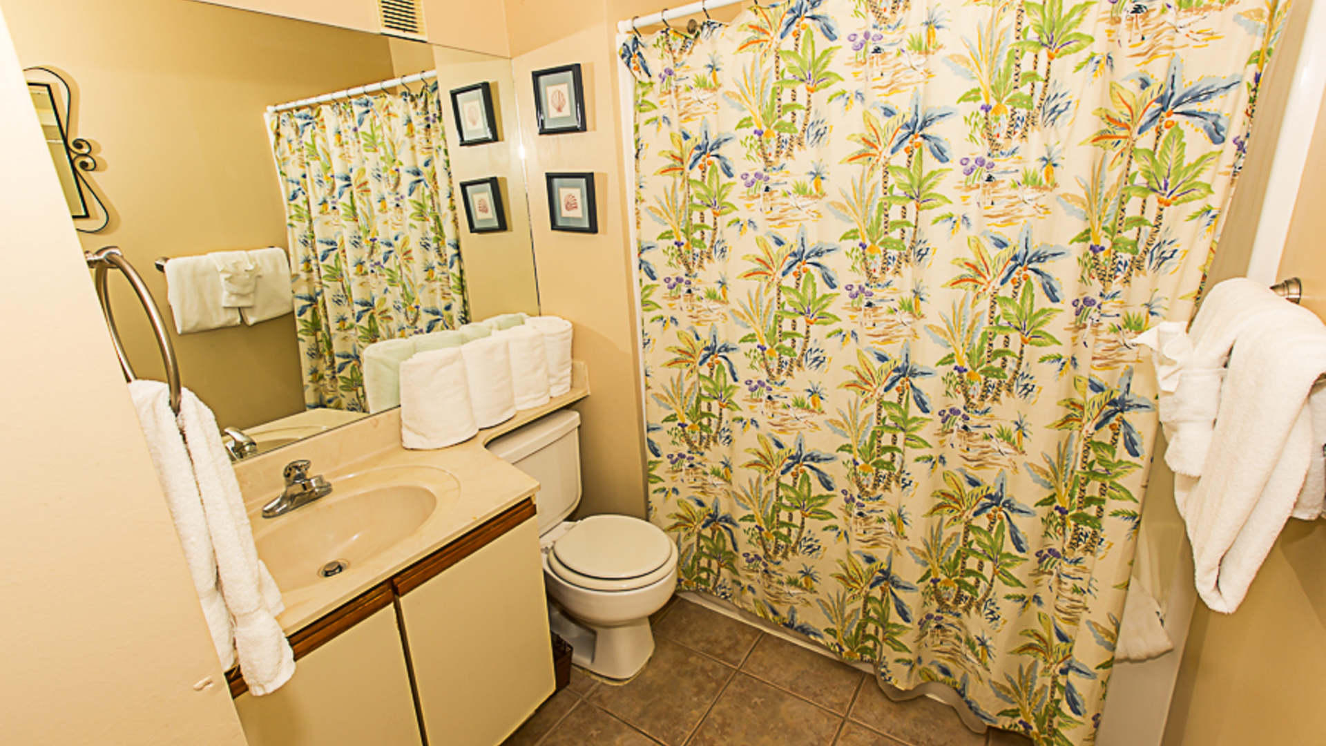 POOLSIDE VILLAS CONDO - Residential