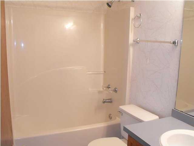 MONTAGE MANOR - Residential Lease