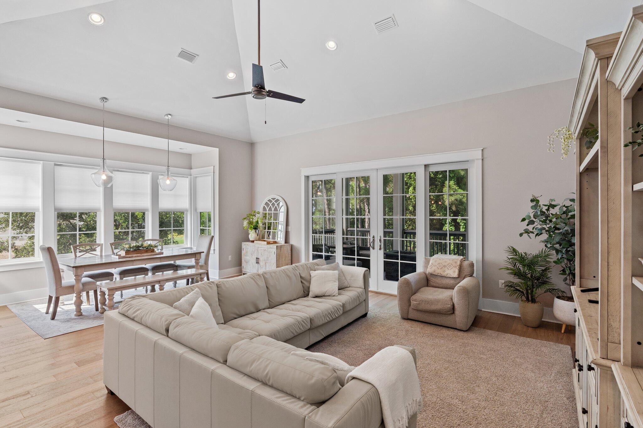 BROWNSTONES AT KELLY PLANTATION - Residential