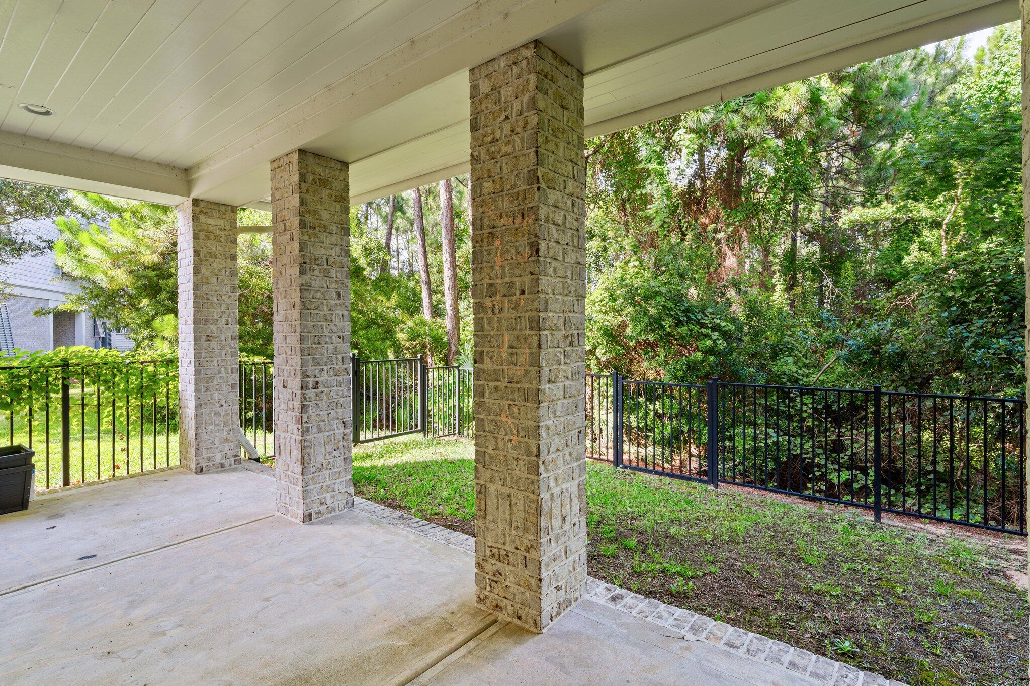 BROWNSTONES AT KELLY PLANTATION - Residential