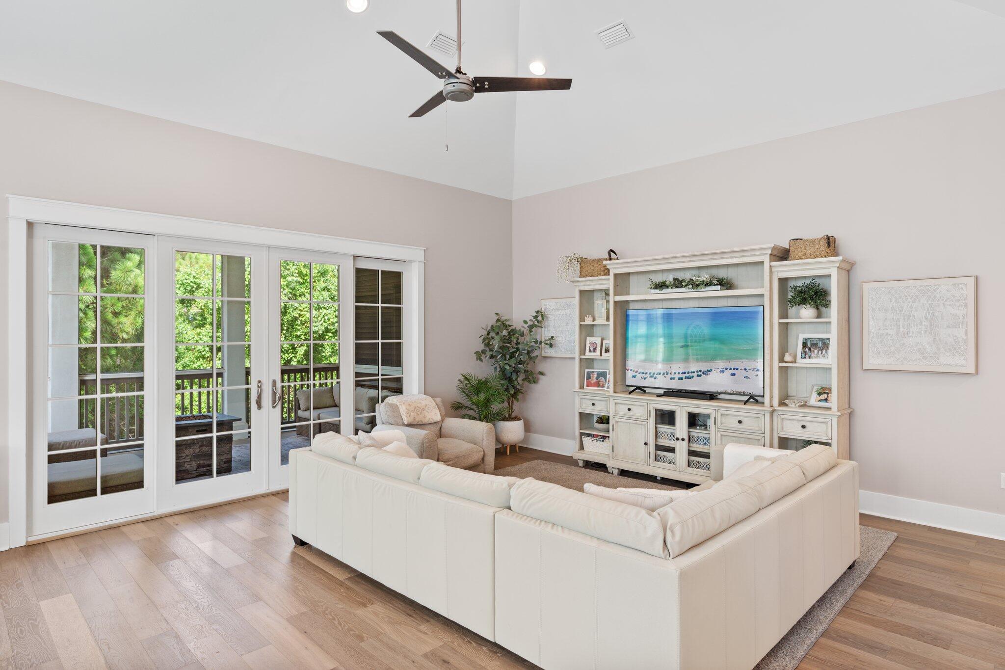 BROWNSTONES AT KELLY PLANTATION - Residential