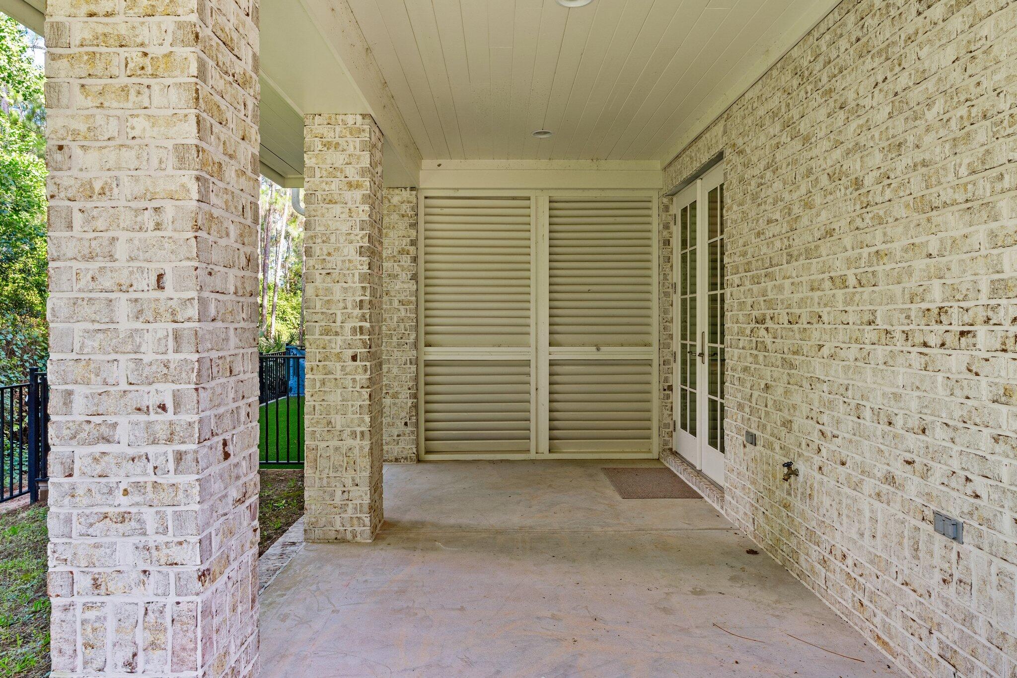 BROWNSTONES AT KELLY PLANTATION - Residential