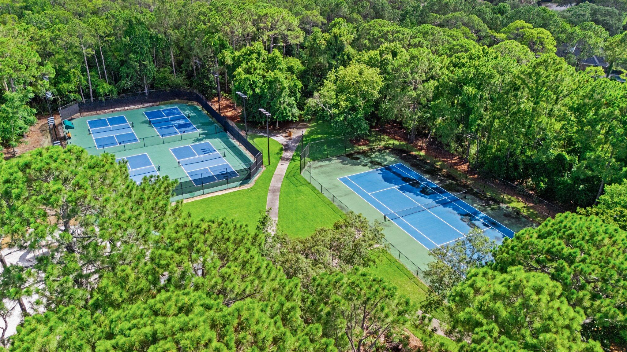 BROWNSTONES AT KELLY PLANTATION - Residential