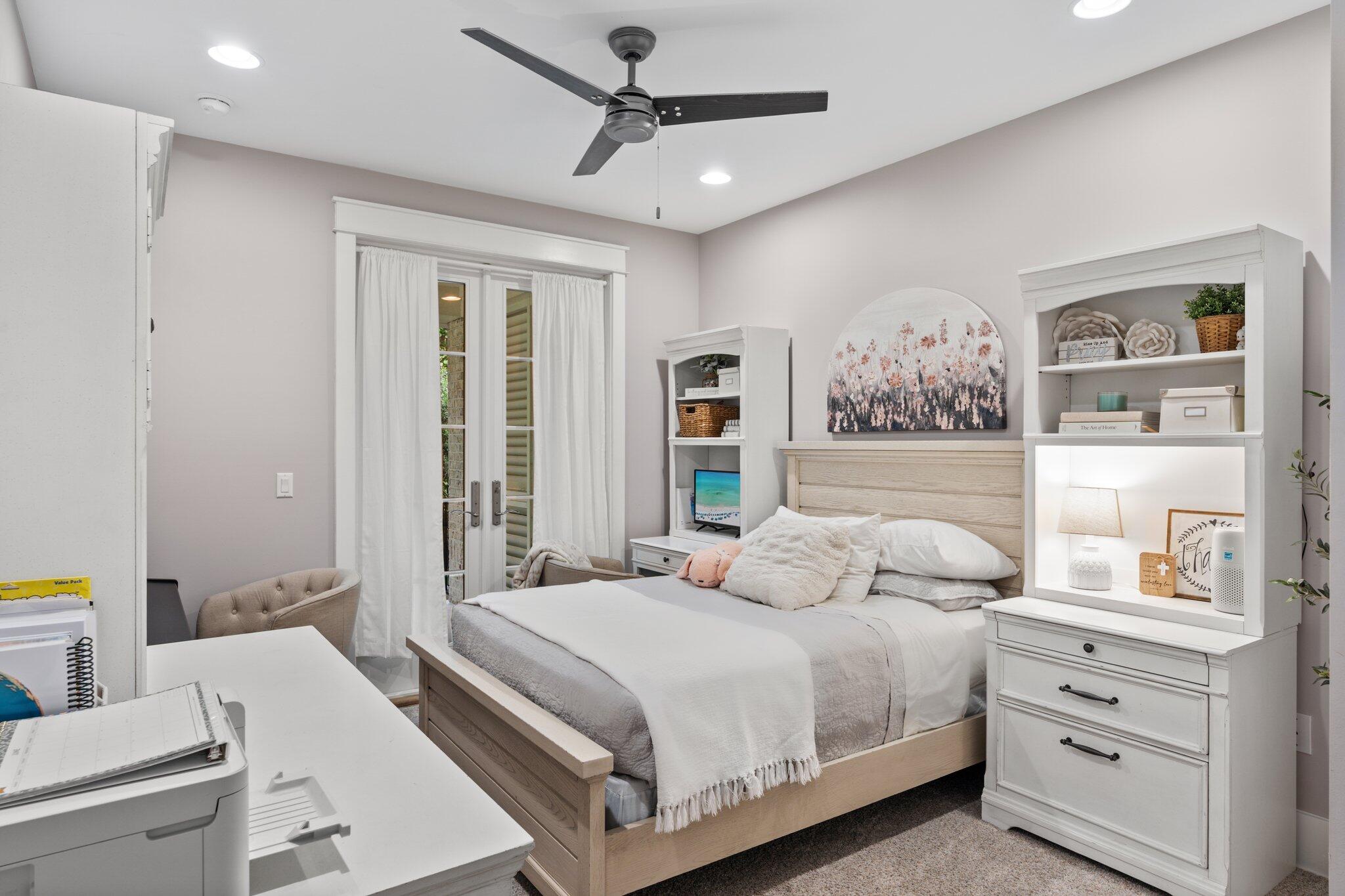 BROWNSTONES AT KELLY PLANTATION - Residential