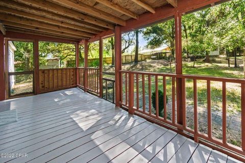 A home in DeFuniak Springs