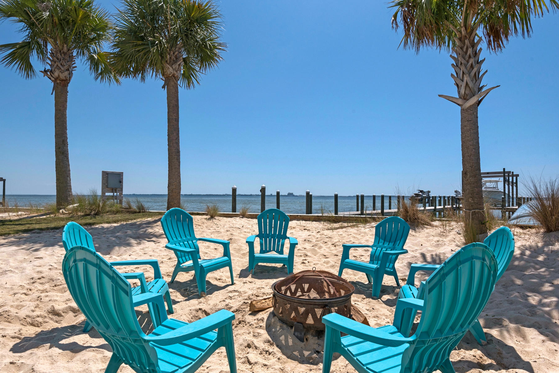 BLACK POINTE - Residential