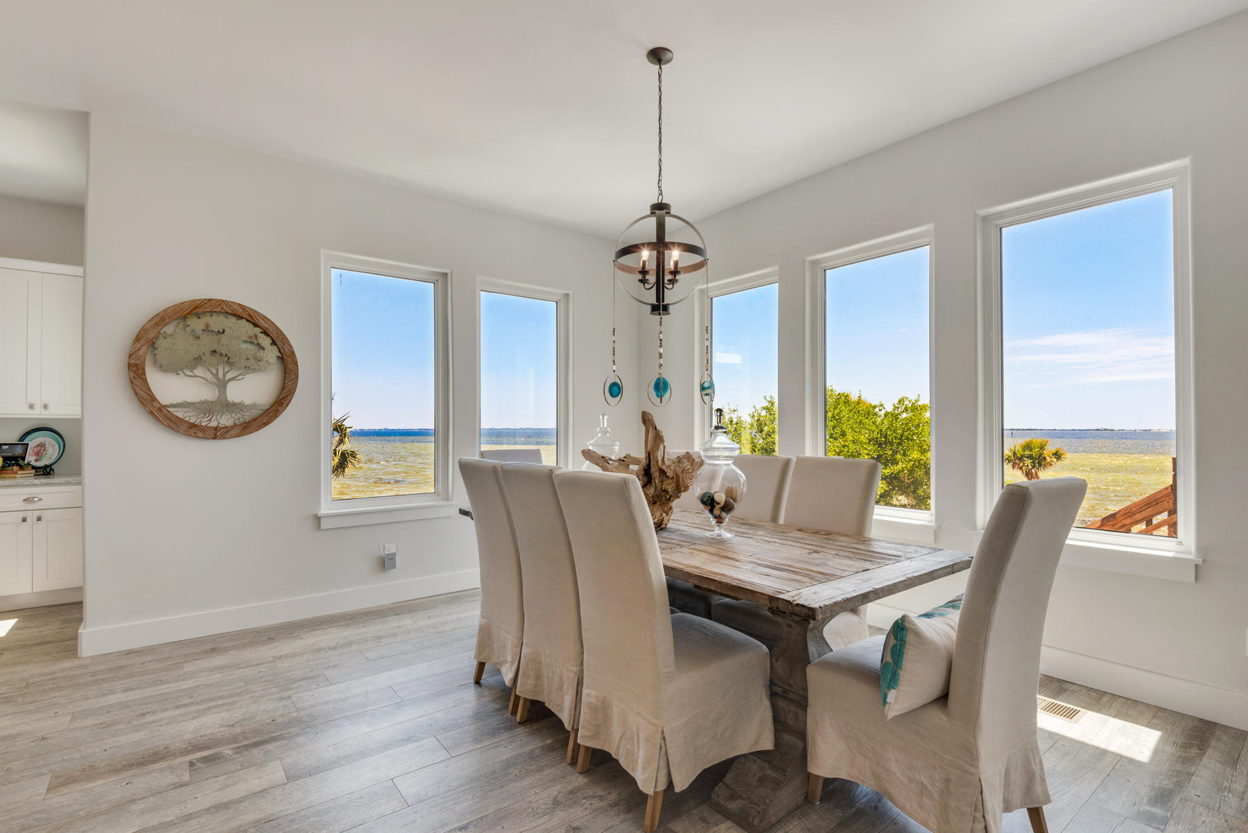 BLACK POINTE - Residential