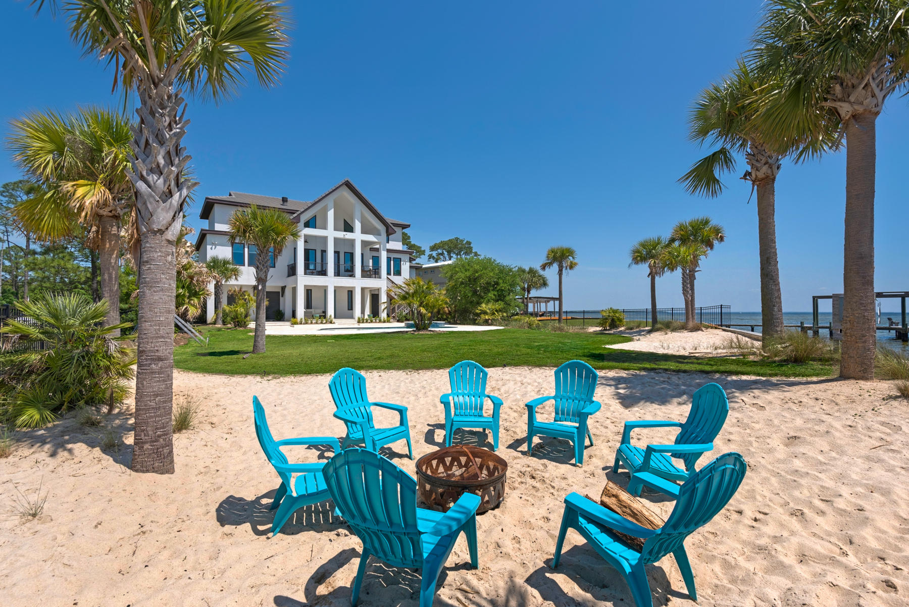 BLACK POINTE - Residential