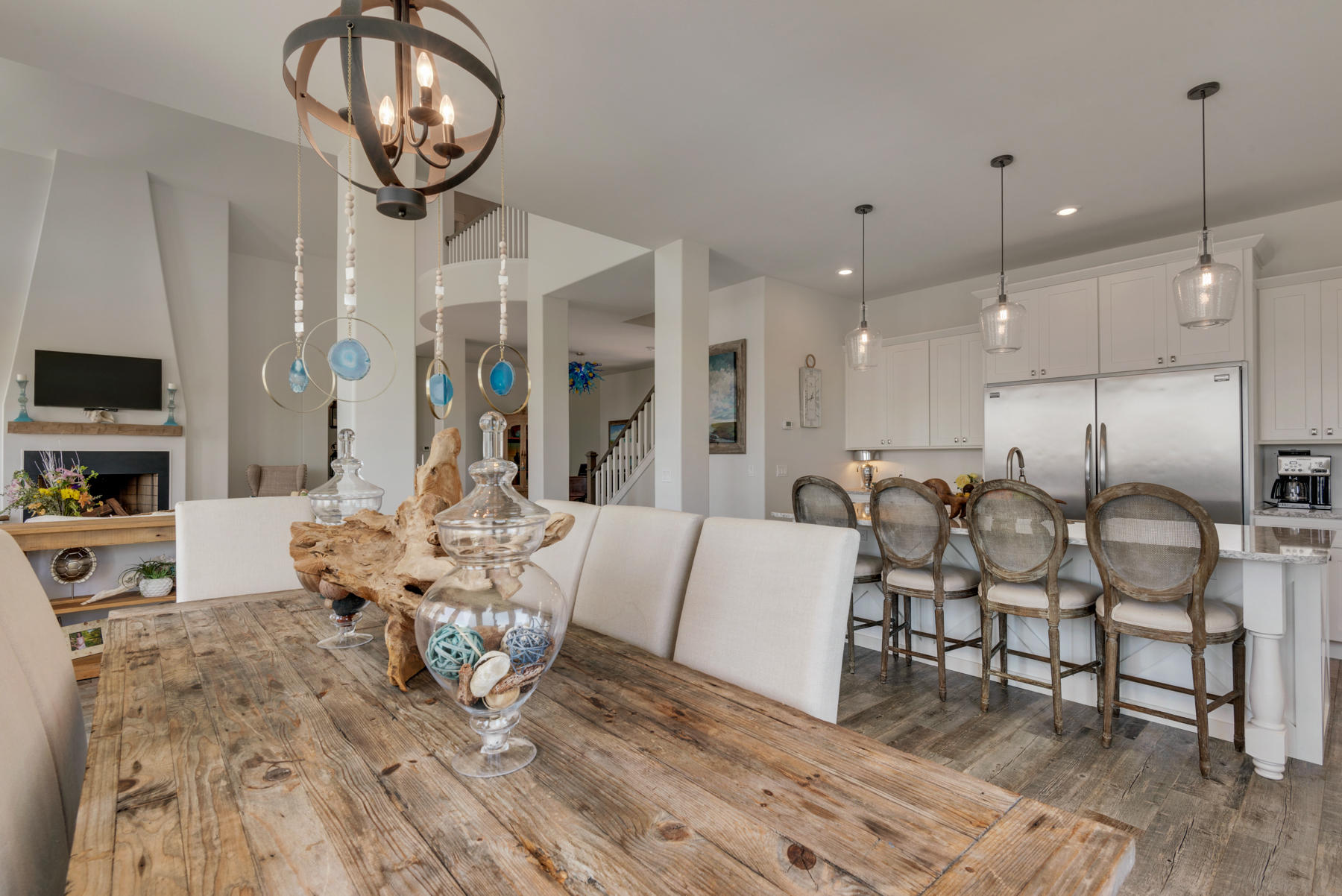 BLACK POINTE - Residential