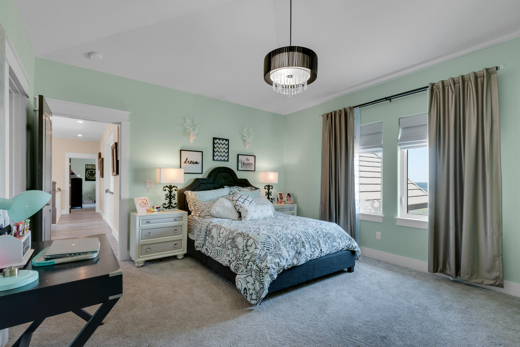 BLACK POINTE - Residential