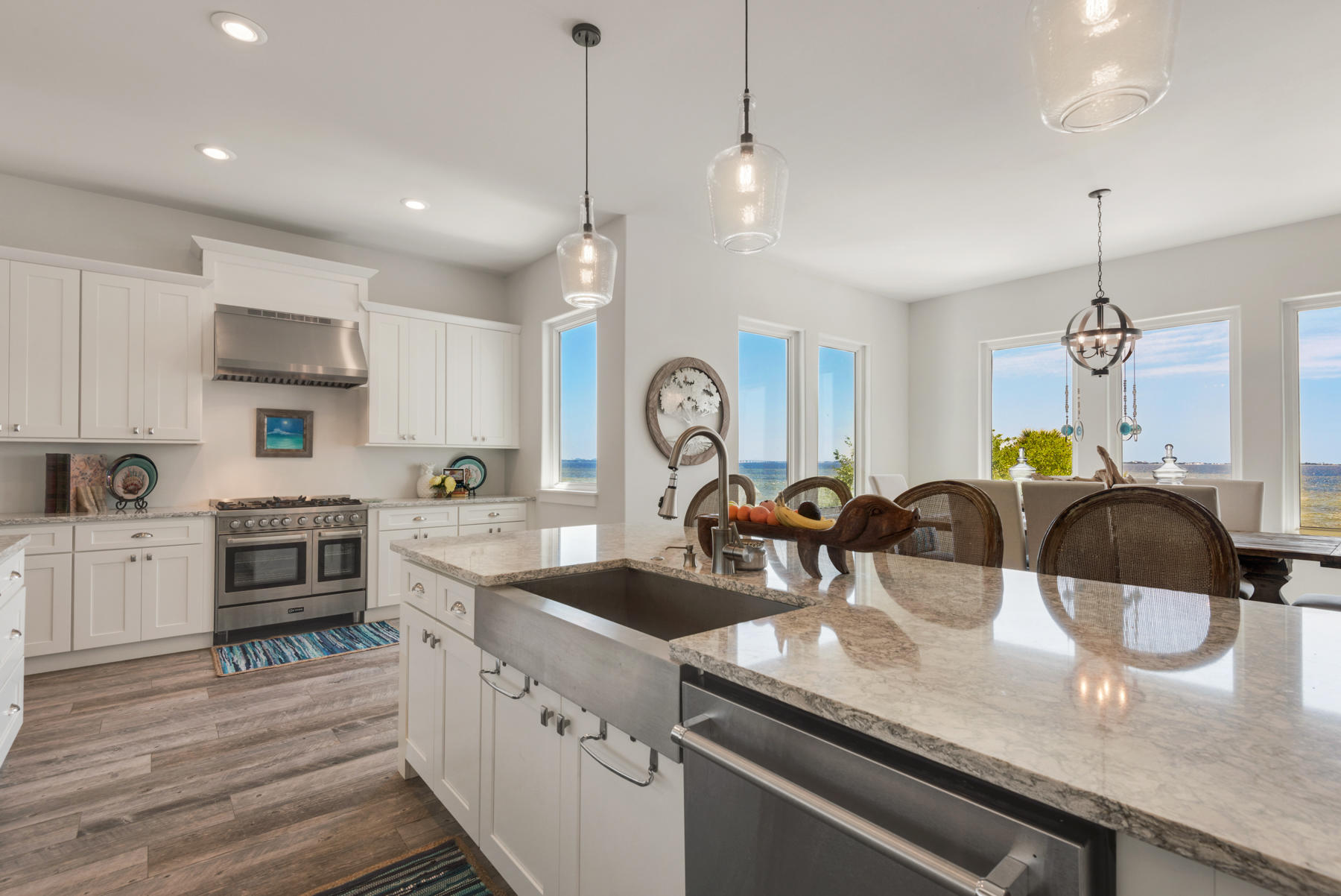 BLACK POINTE - Residential