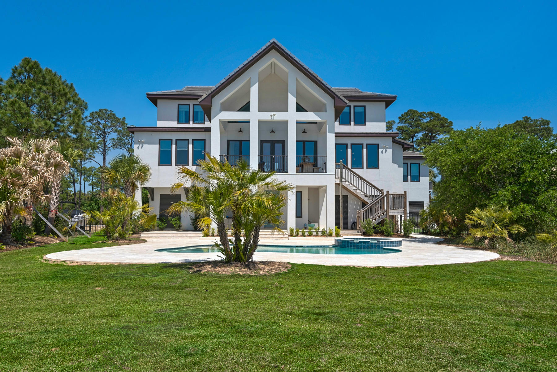 BLACK POINTE - Residential