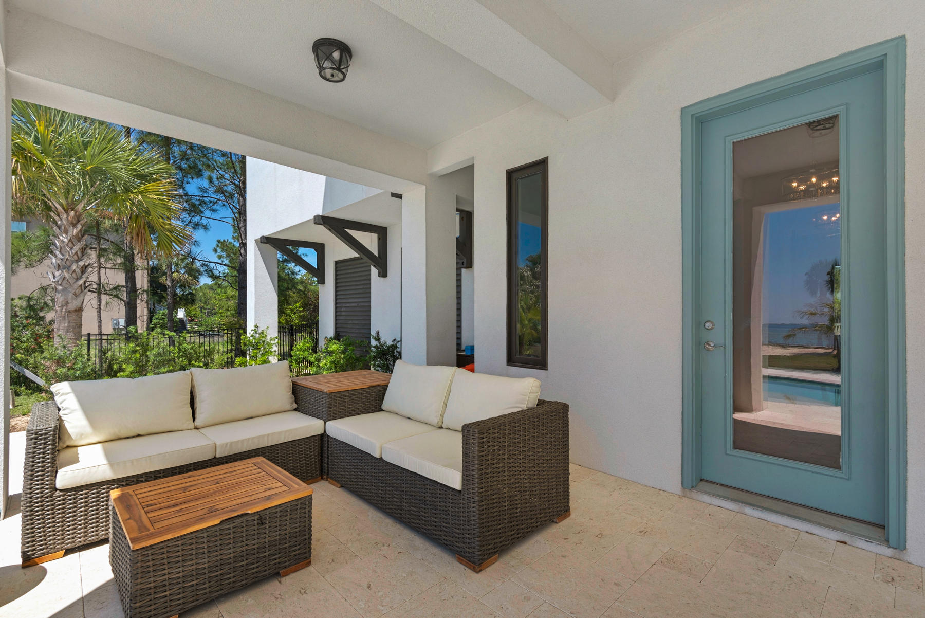 BLACK POINTE - Residential