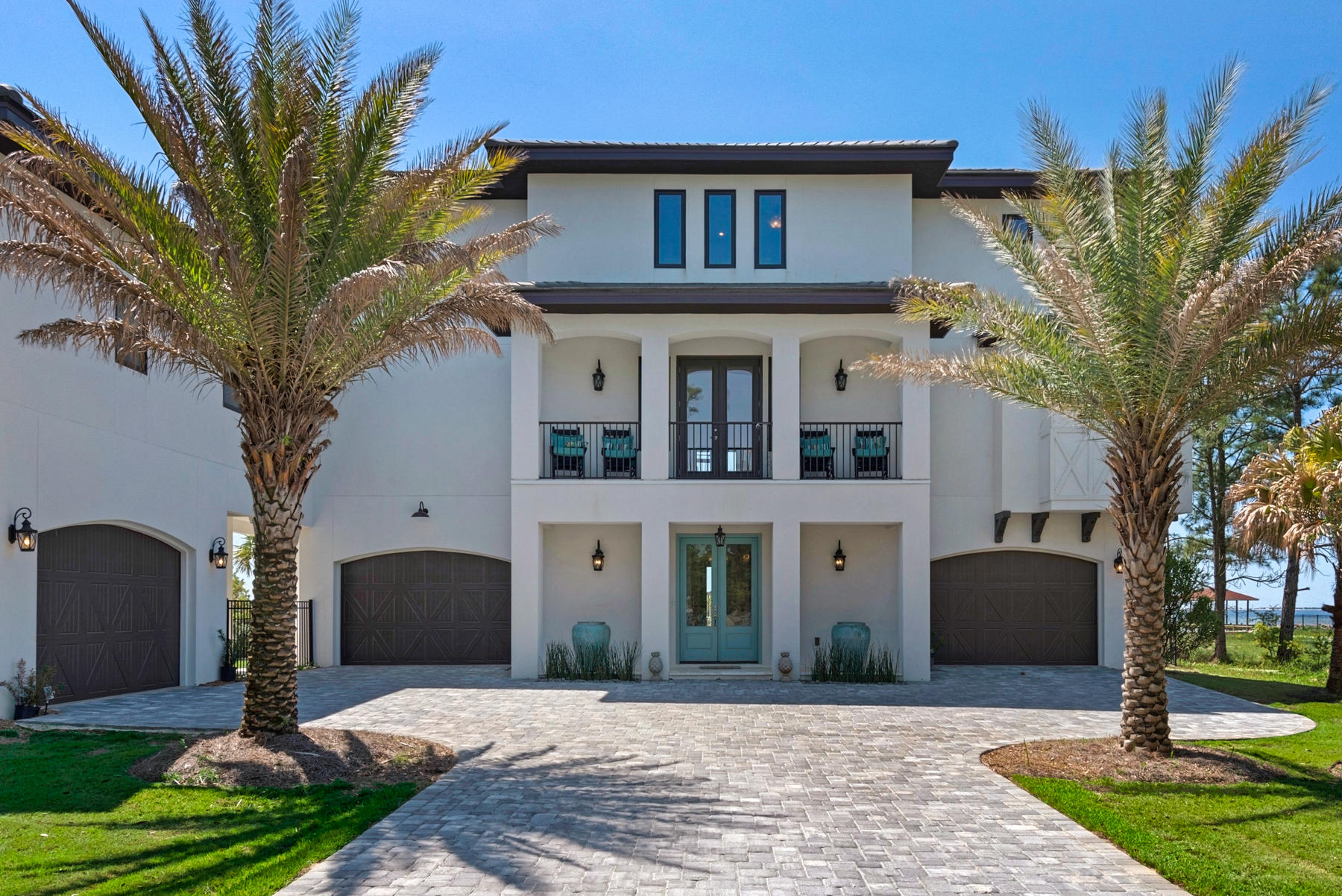 BLACK POINTE - Residential