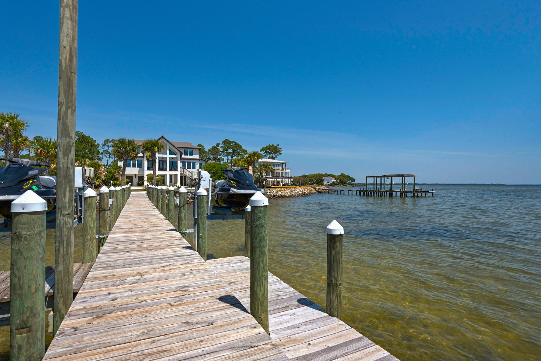 BLACK POINTE - Residential