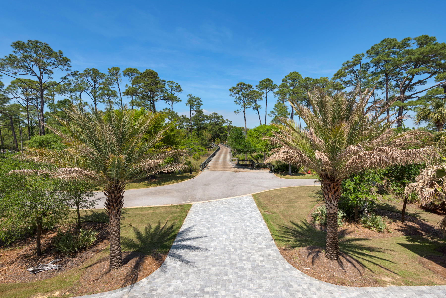 BLACK POINTE - Residential