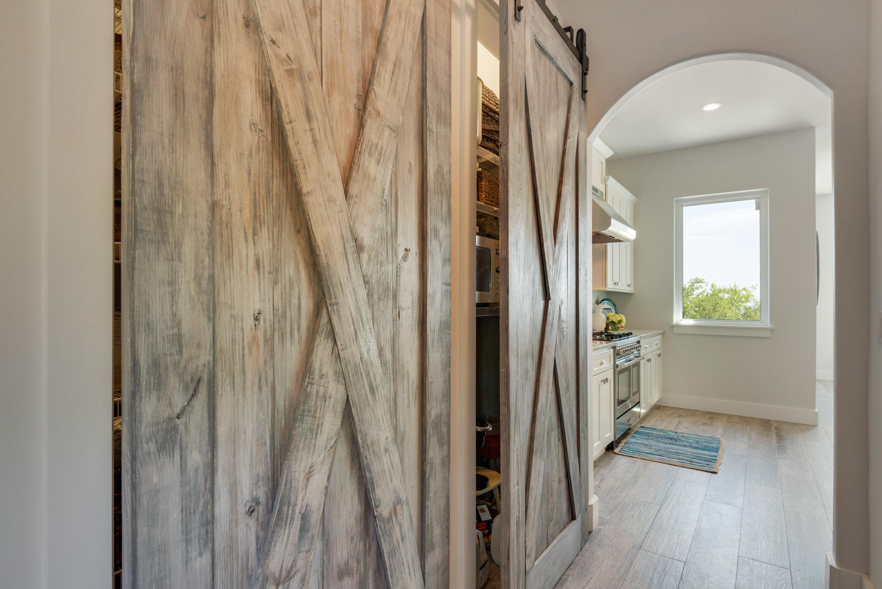 BLACK POINTE - Residential