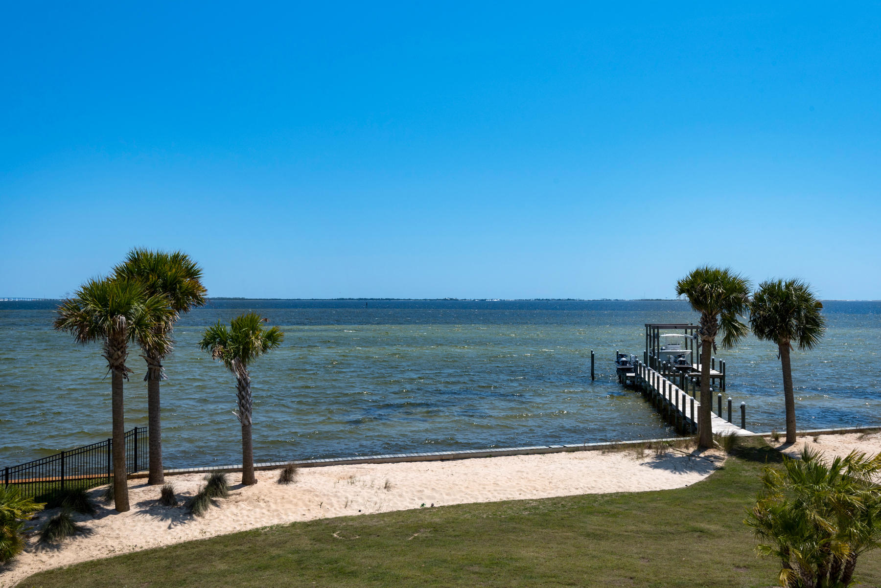 BLACK POINTE - Residential