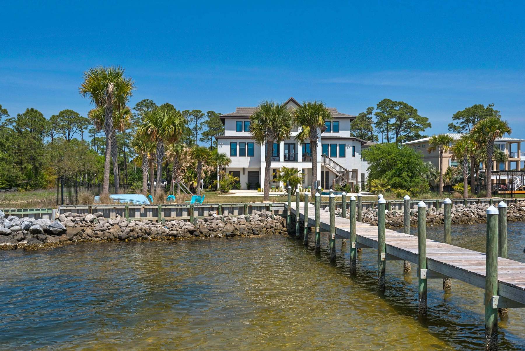 BLACK POINTE - Residential