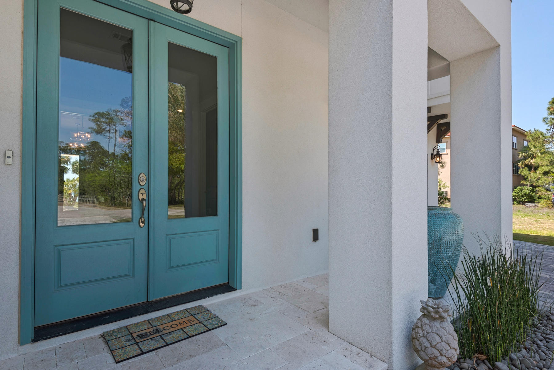 BLACK POINTE - Residential