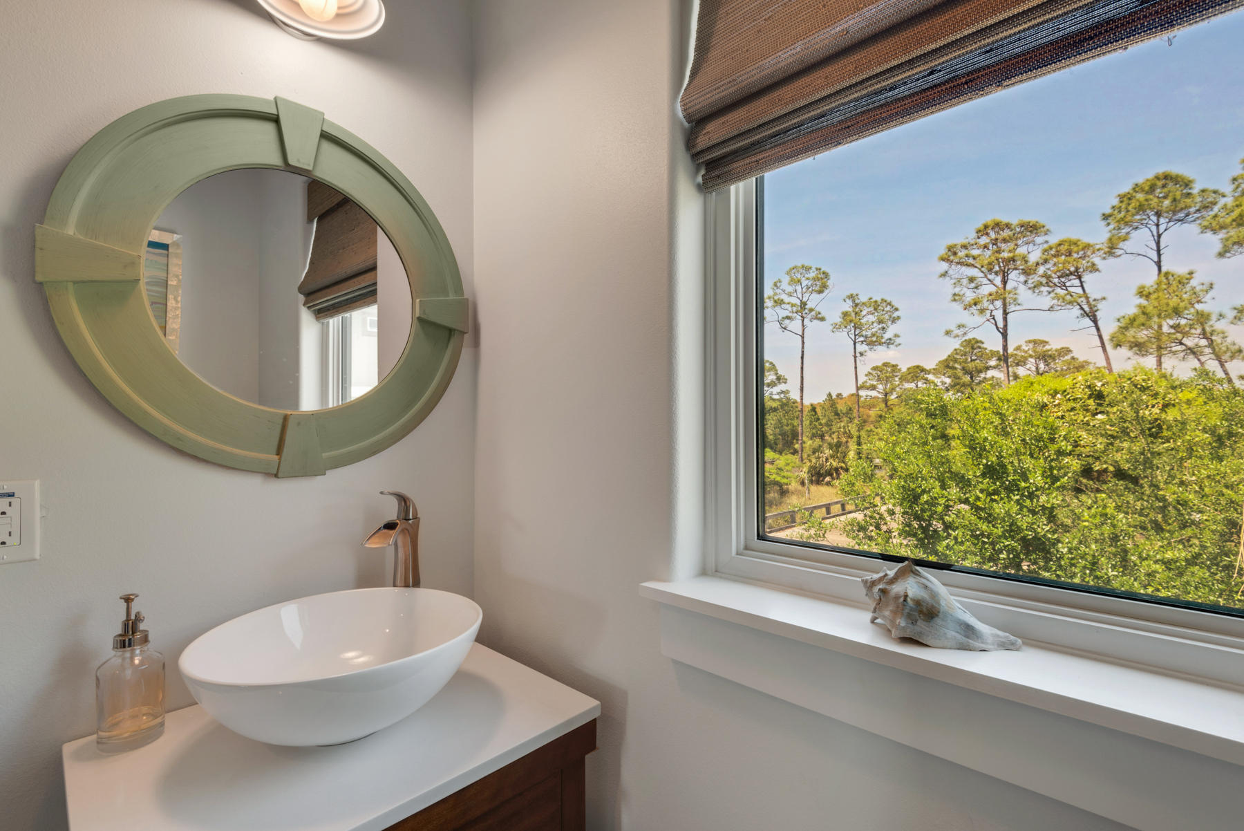 BLACK POINTE - Residential