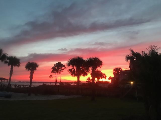 BLACK POINTE - Residential